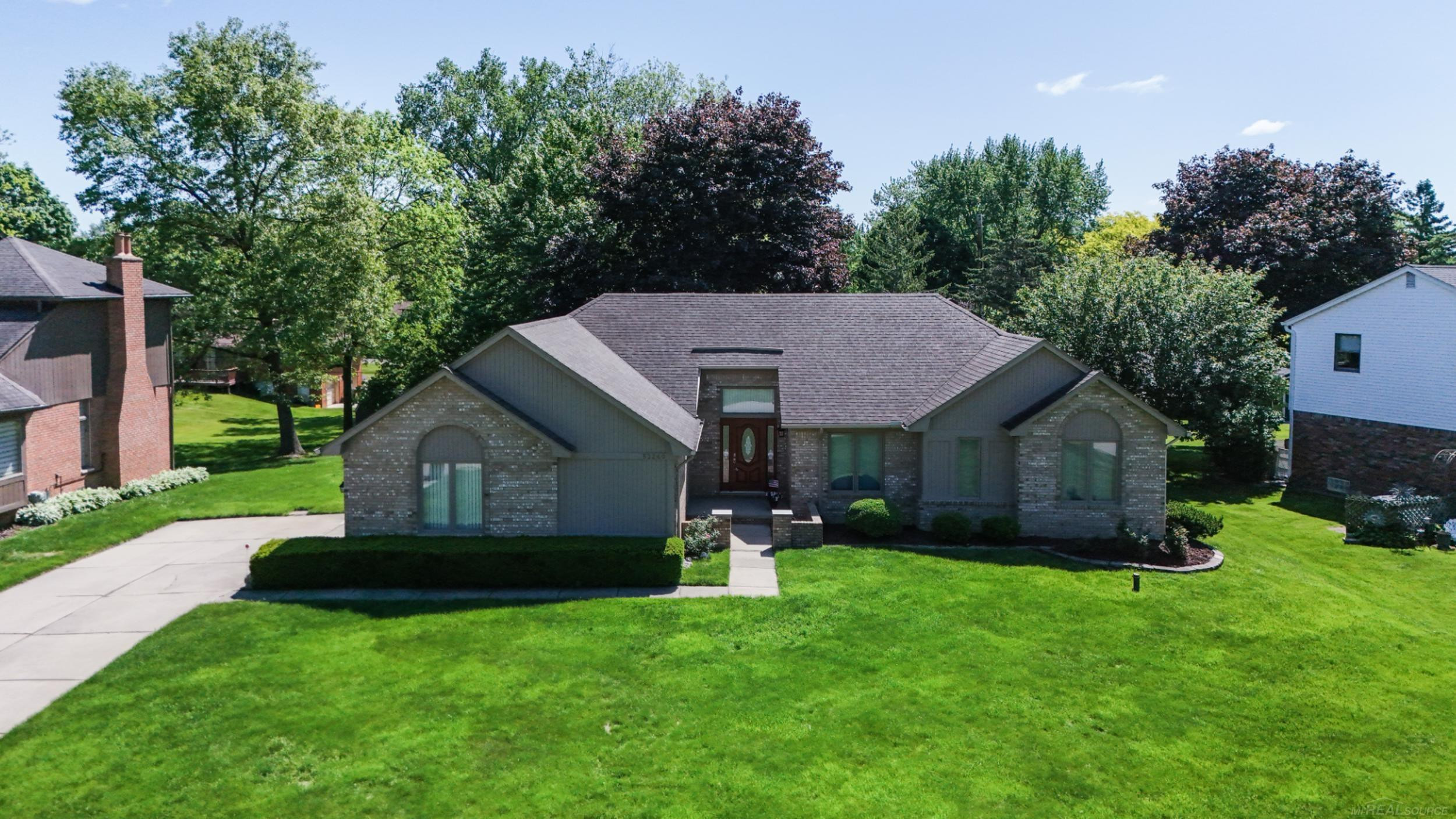 53240 Hillside Drive, Utica, MI 48316