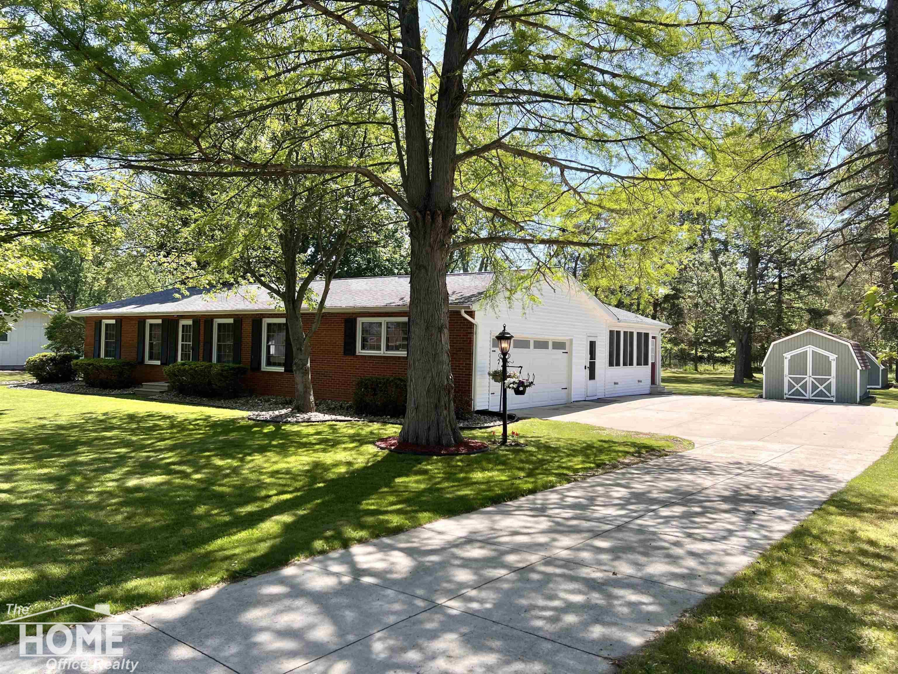 1029 Center Street, Owosso, MI 48867 — front exterior