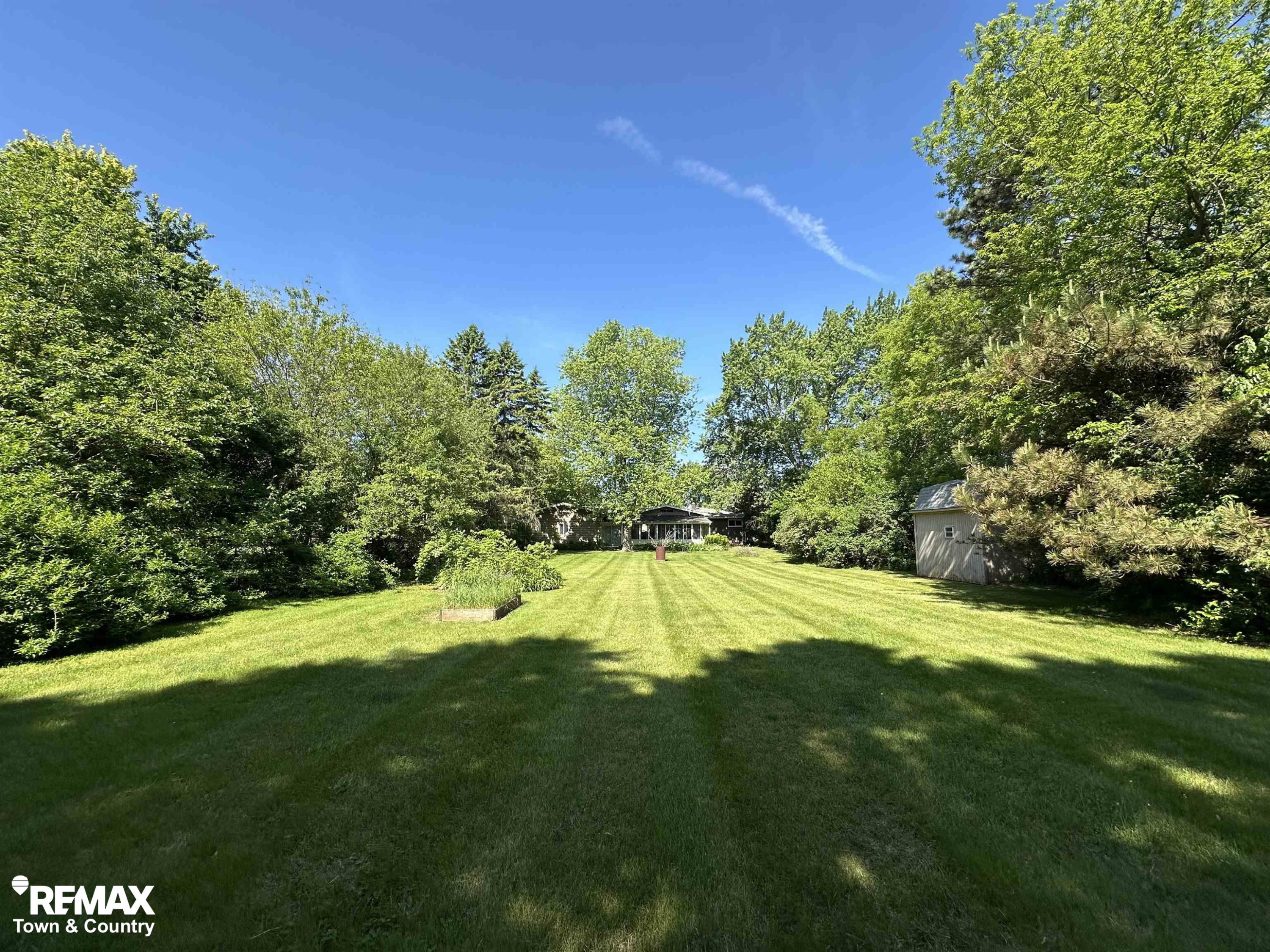 520 Sunnyside Drive, Flushing, MI 48433 — Photo 33