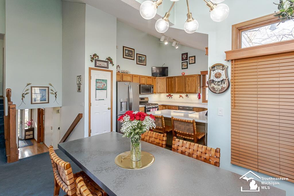 6820 stonegate Drive, Temperance, MI 48182 — Photo 10
