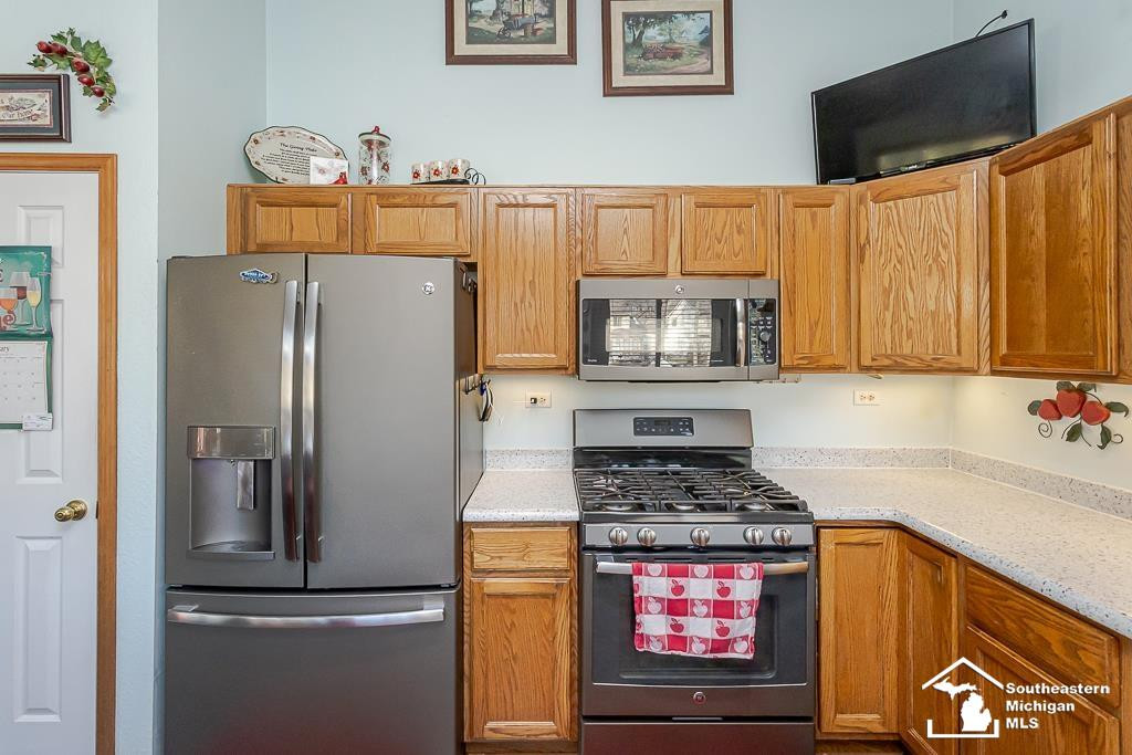 6820 stonegate Drive, Temperance, MI 48182 — Photo 14
