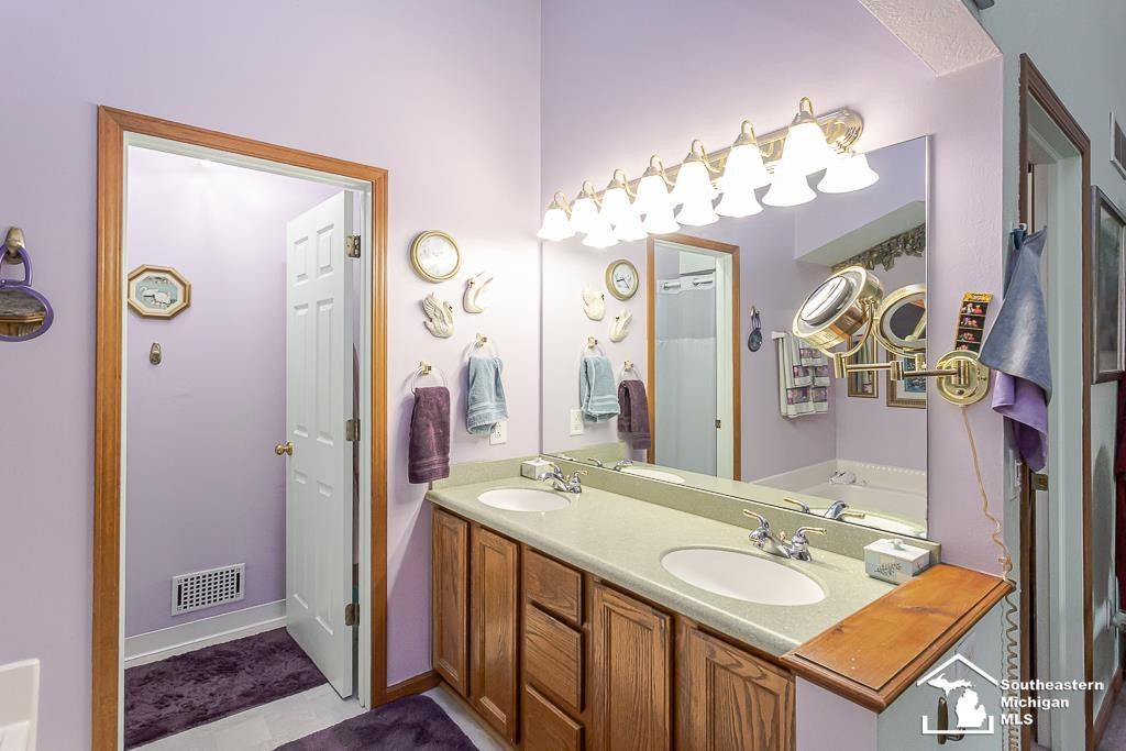 6820 stonegate Drive, Temperance, MI 48182 — Photo 23