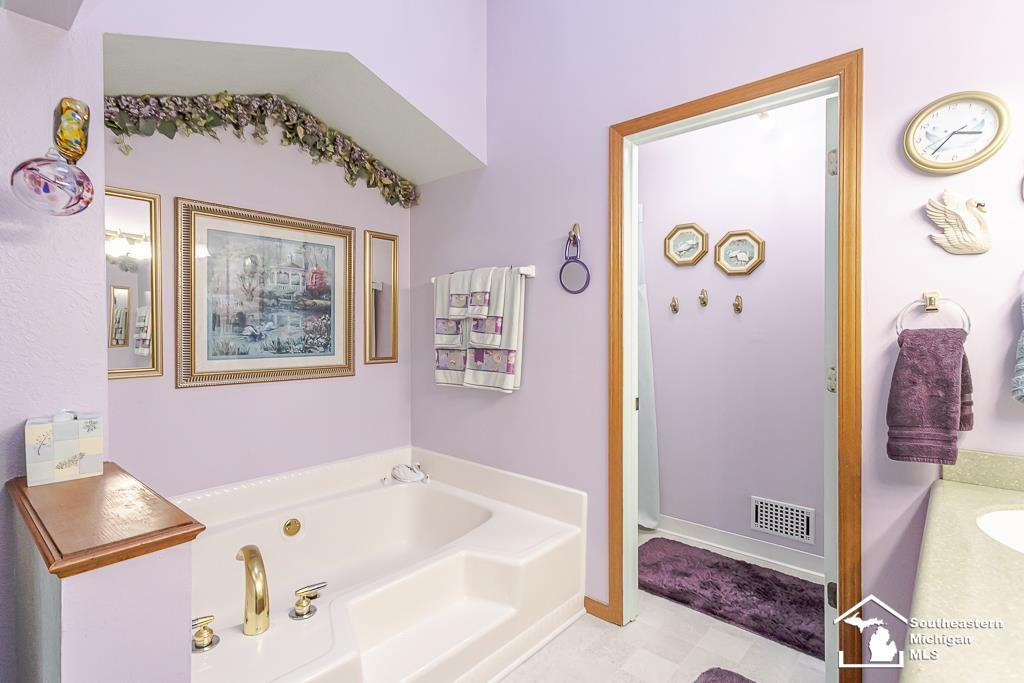 6820 stonegate Drive, Temperance, MI 48182 — Photo 24