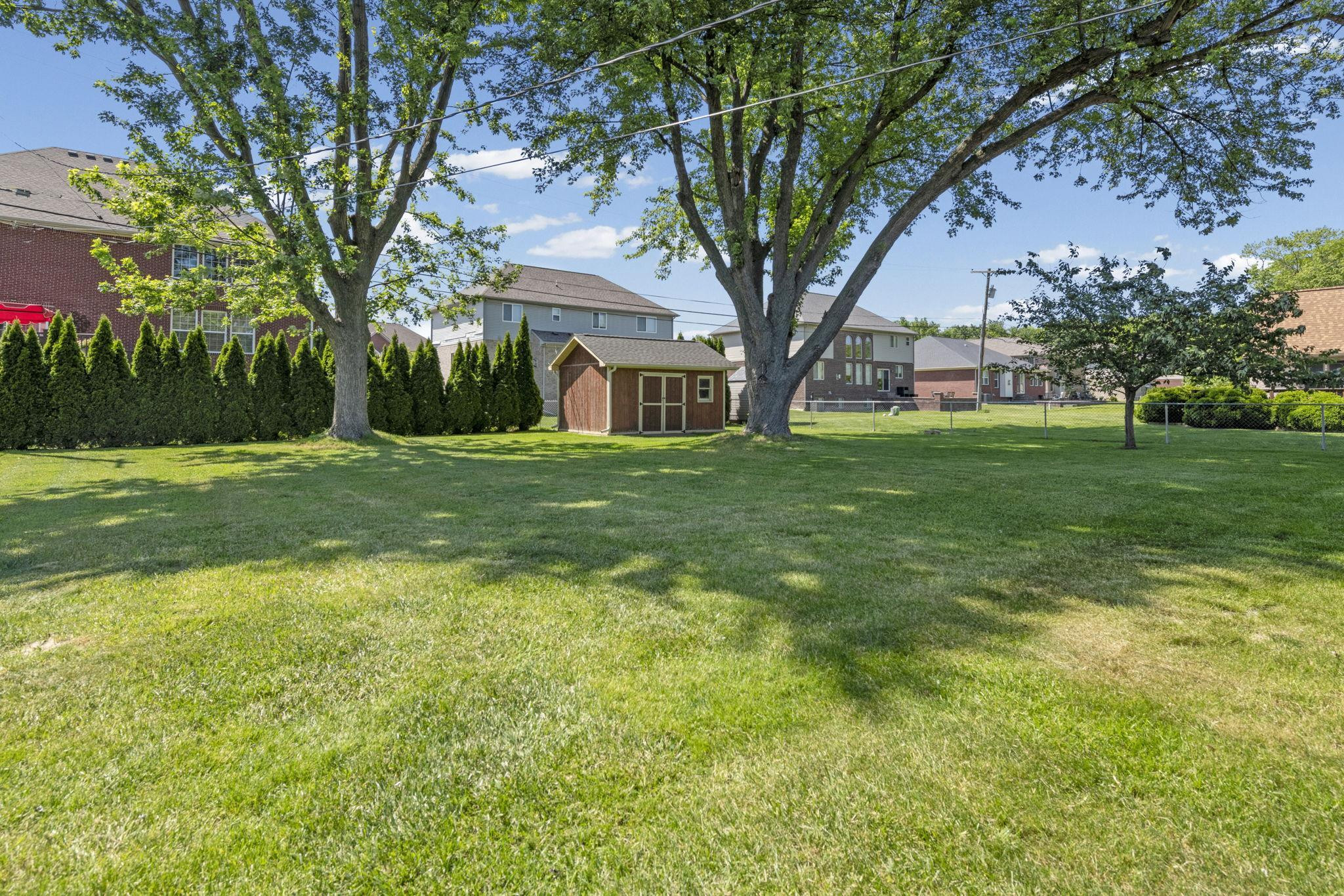 42355 Tessmer Drive, Sterling Heights, MI 48314 — Photo 23