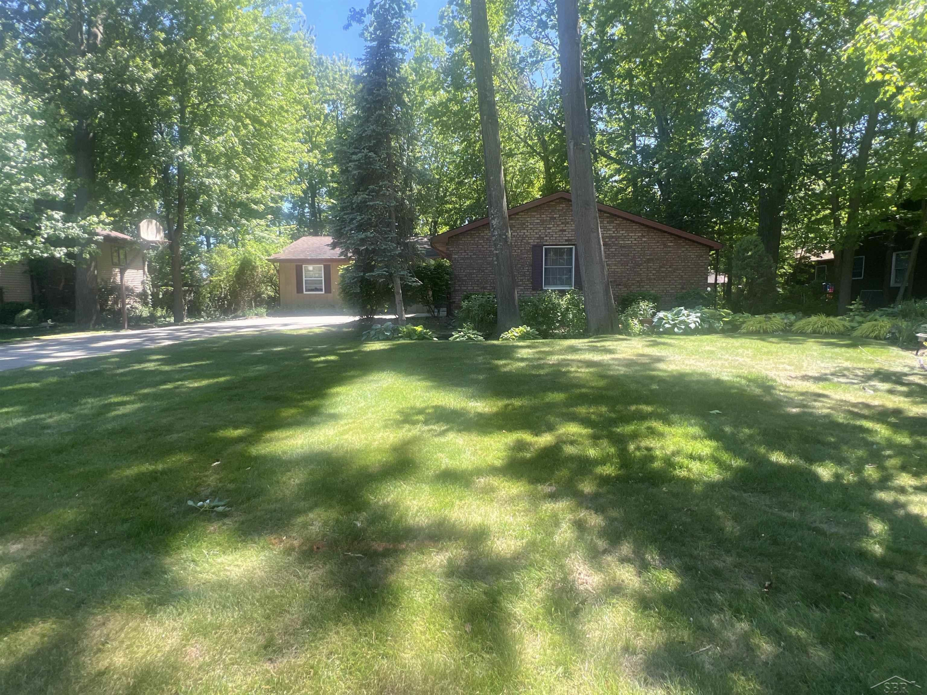 4197 Scarlet Oak Drive, Saginaw, MI 48603 — front exterior