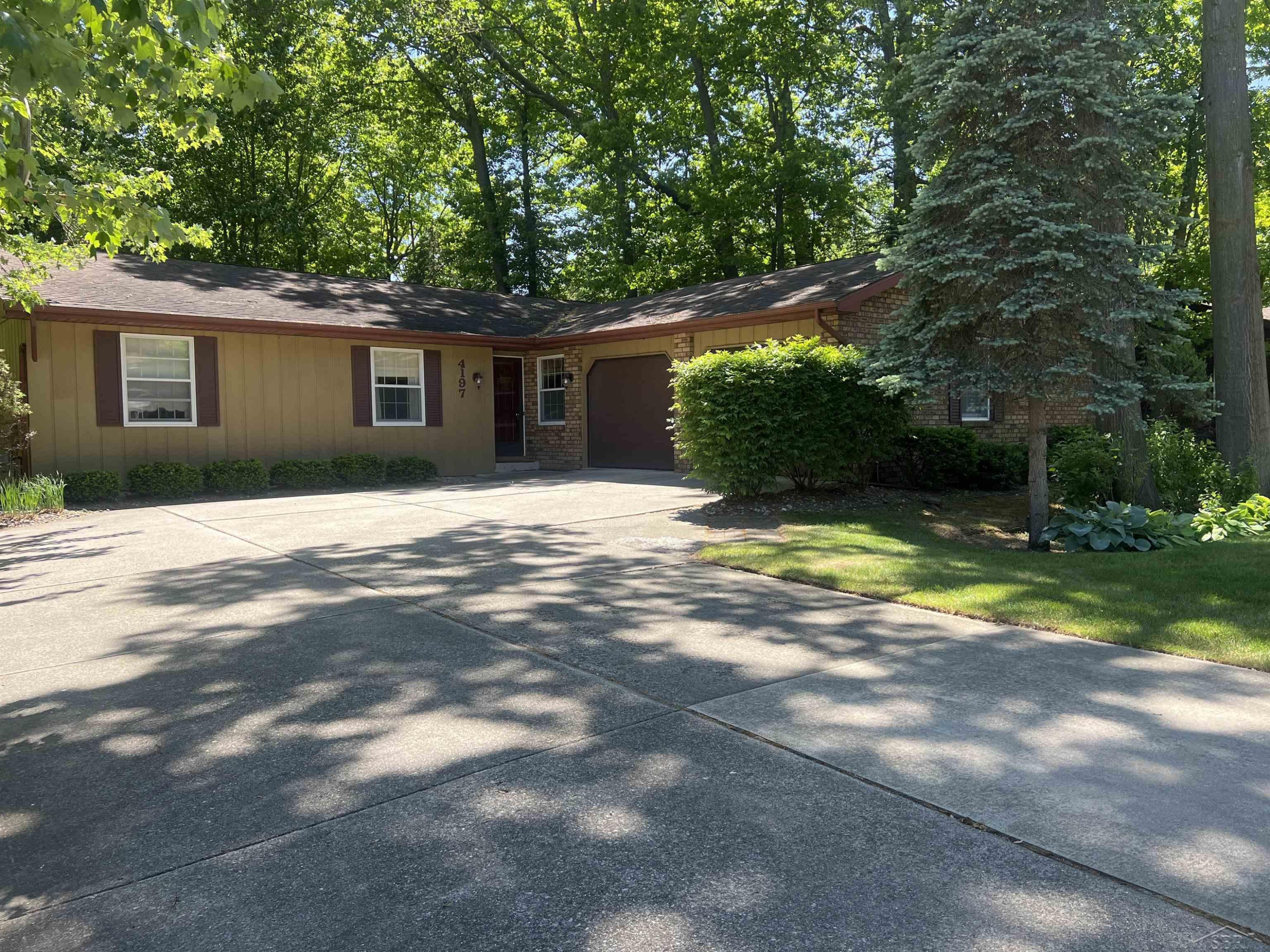 4197 Scarlet Oak Drive, Saginaw, MI 48603 — Photo 2