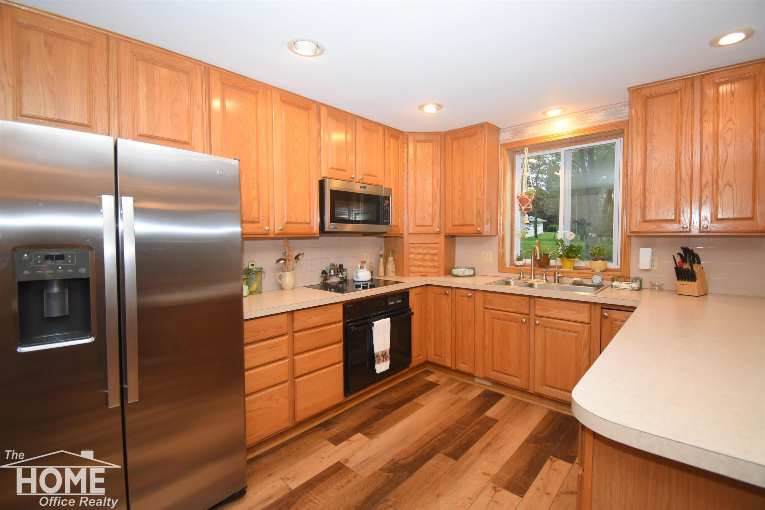 1910 Lake Court, Owosso, MI 48867 — Photo 12