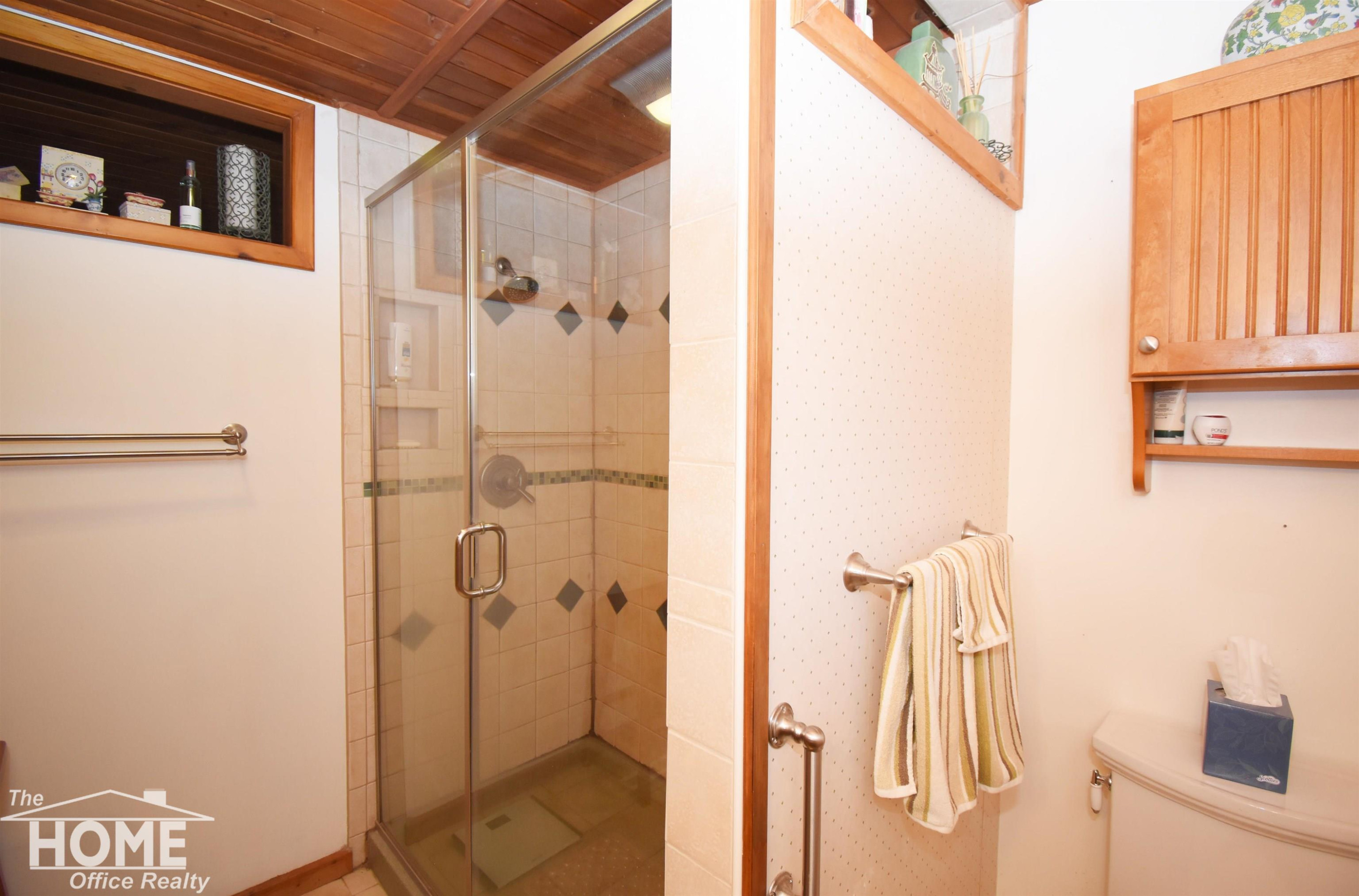 1910 Lake Court, Owosso, MI 48867 — Photo 25