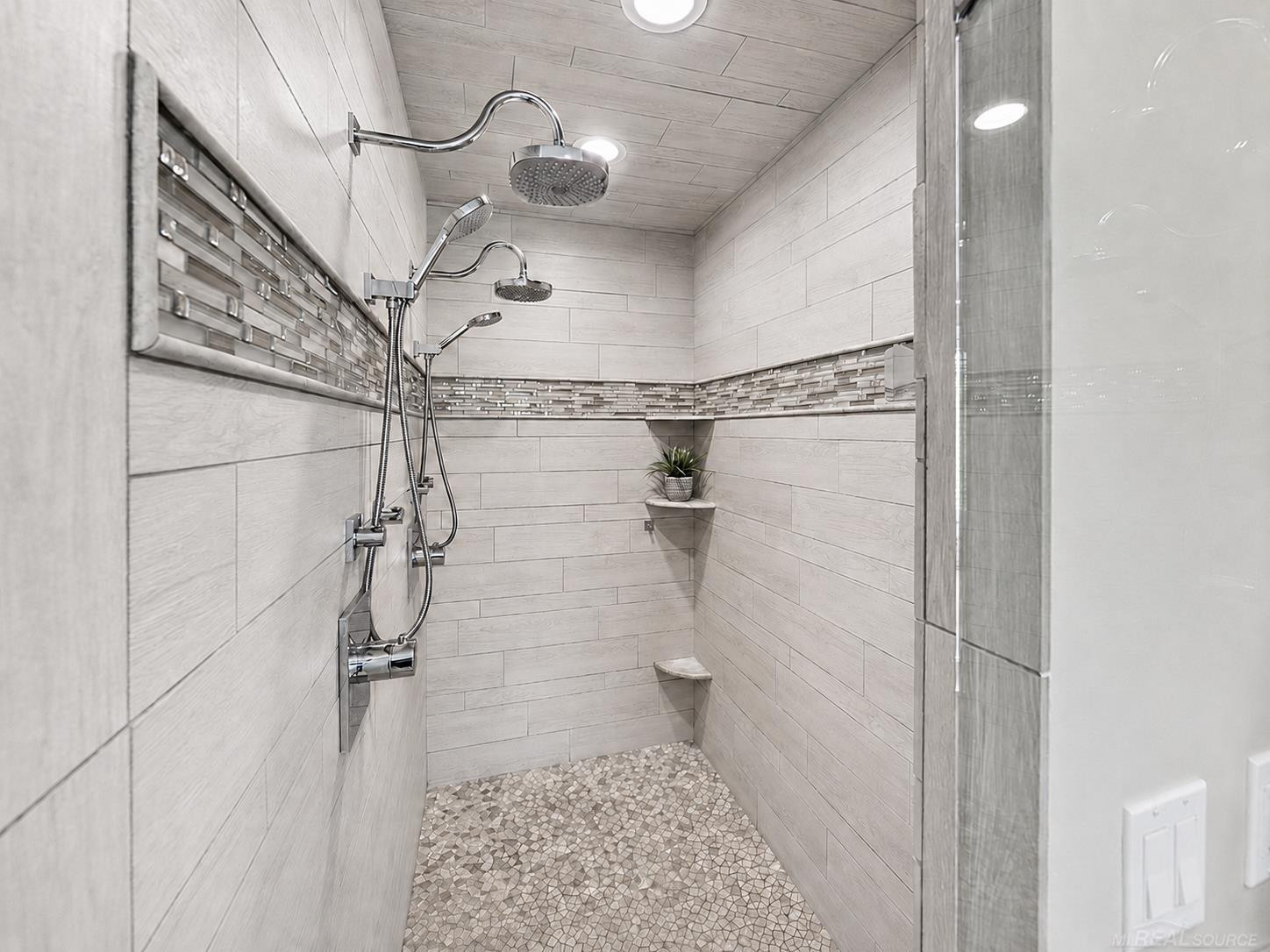 21936 Bellewood Drive, Macomb, MI 48044 — Photo 20