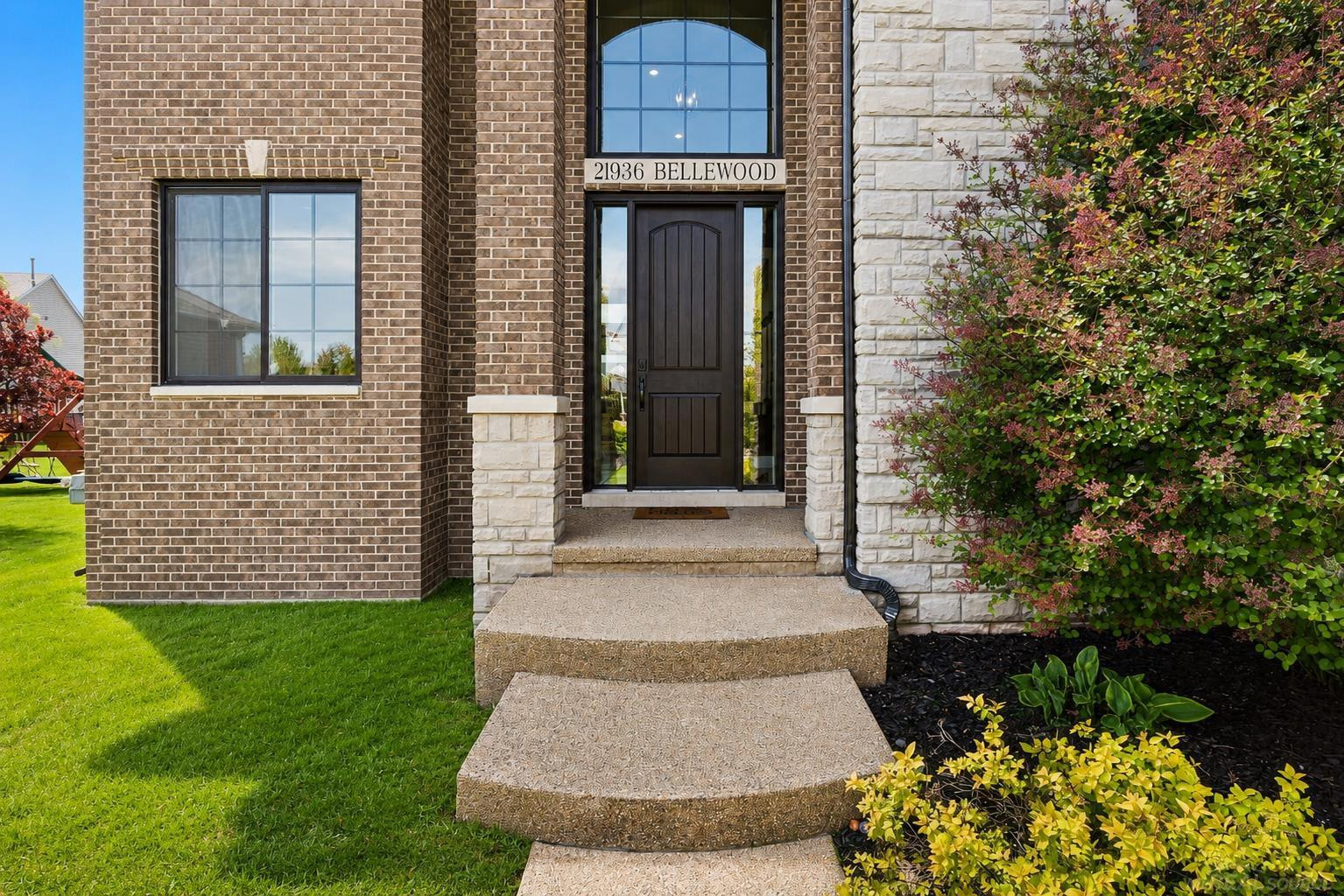 21936 Bellewood Drive, Macomb, MI 48044 — Photo 32