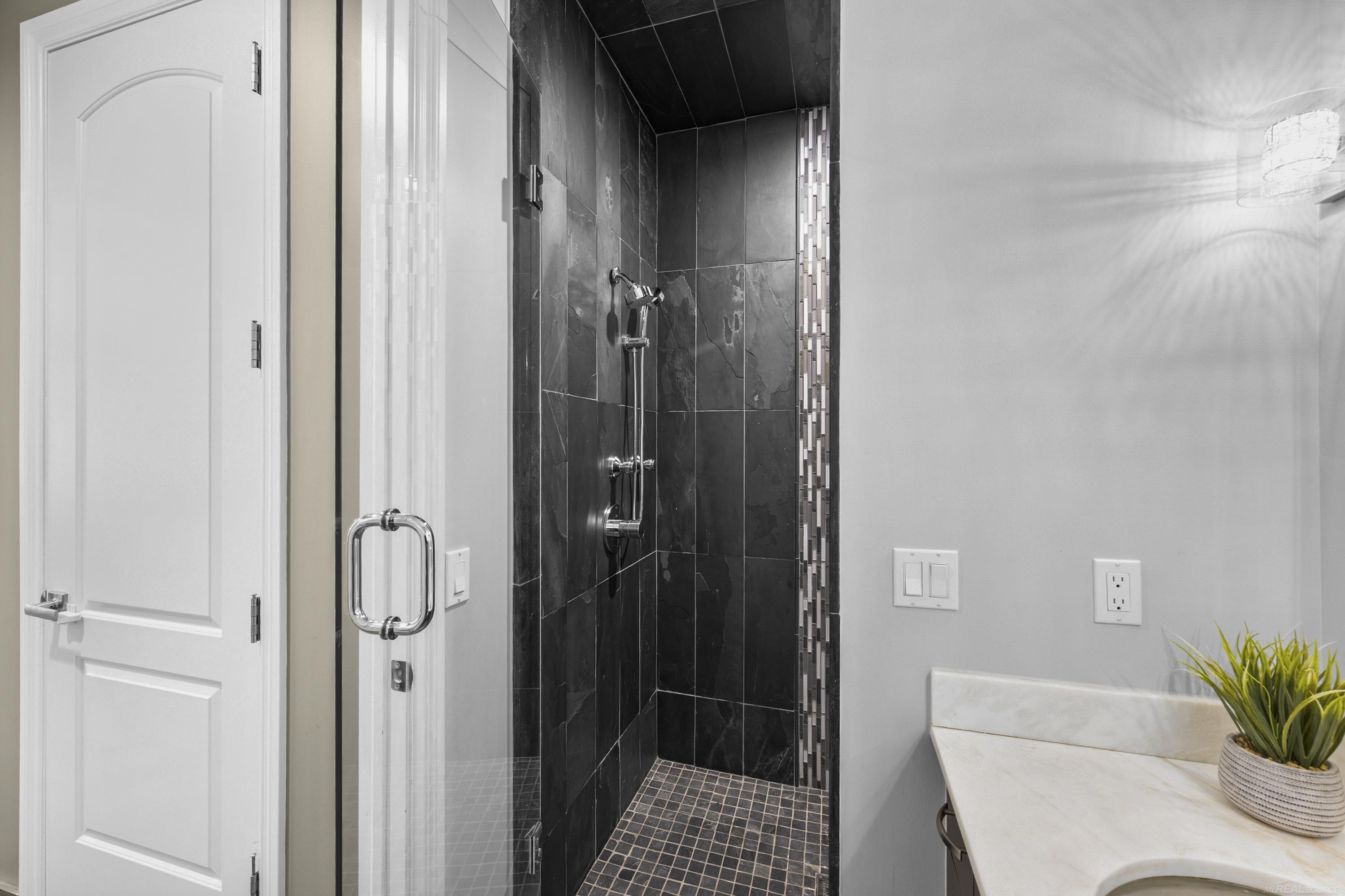 21936 Bellewood Drive, Macomb, MI 48044 — Photo 42