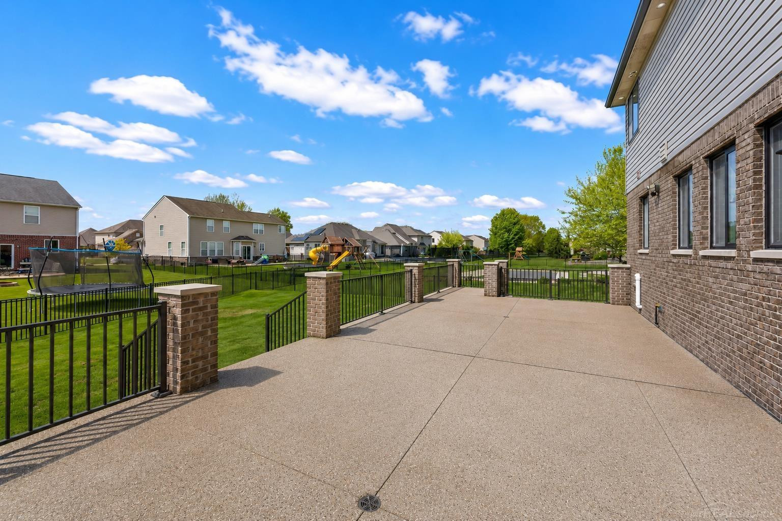 21936 Bellewood Drive, Macomb, MI 48044 — Photo 55