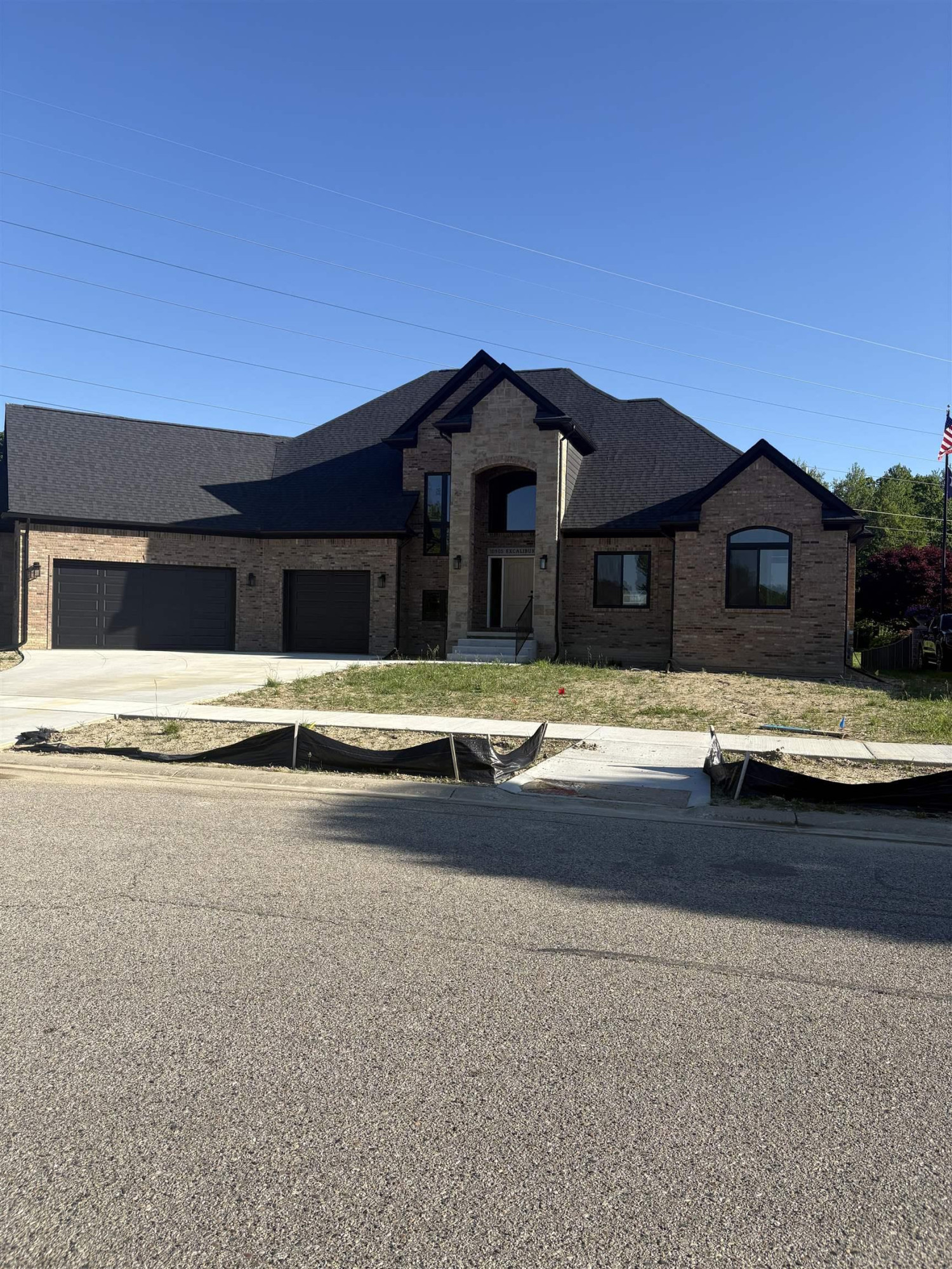 10505 Excalibur Drive, Shelby Twp, MI 48315 — Photo 3