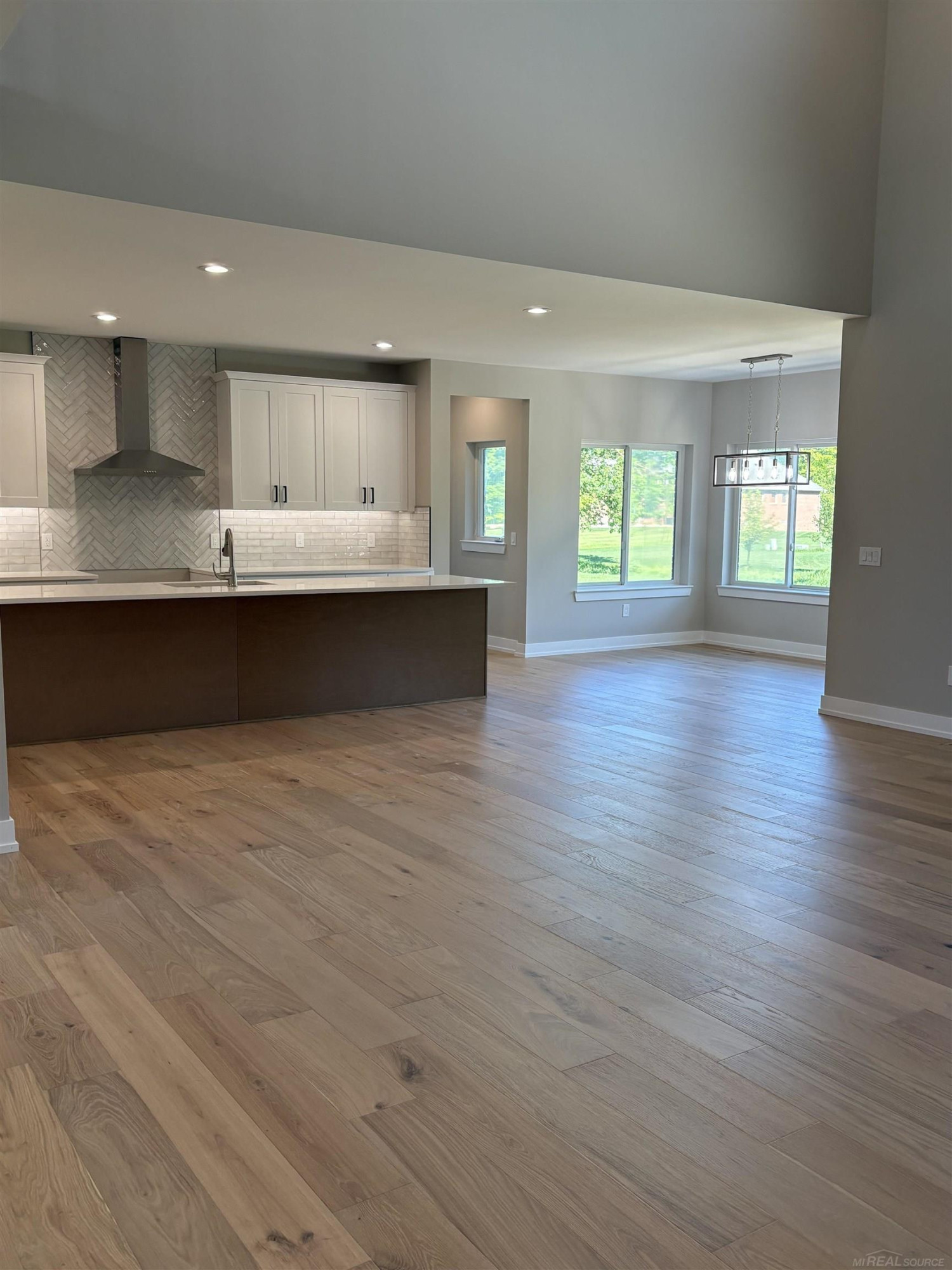 10505 Excalibur Drive, Shelby Twp, MI 48315 — Photo 25