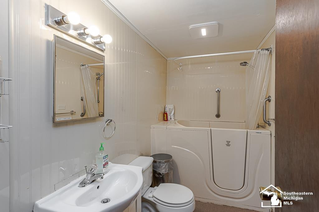 13838 Bayside Drive, Monroe, MI 48161 — Photo 29