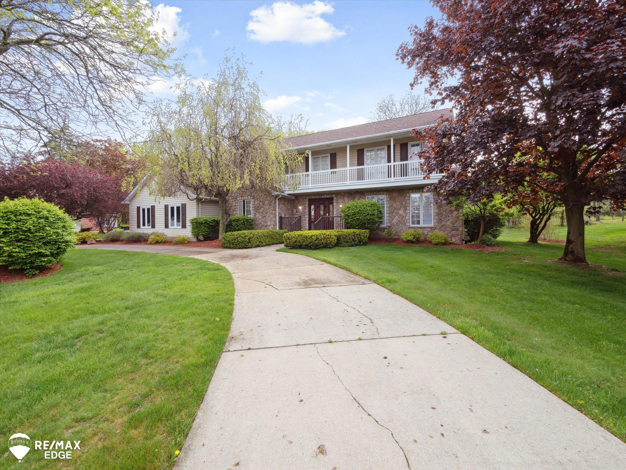 9705 Burning Tree Drive, Grand Blanc, MI 48439 — Photo 5