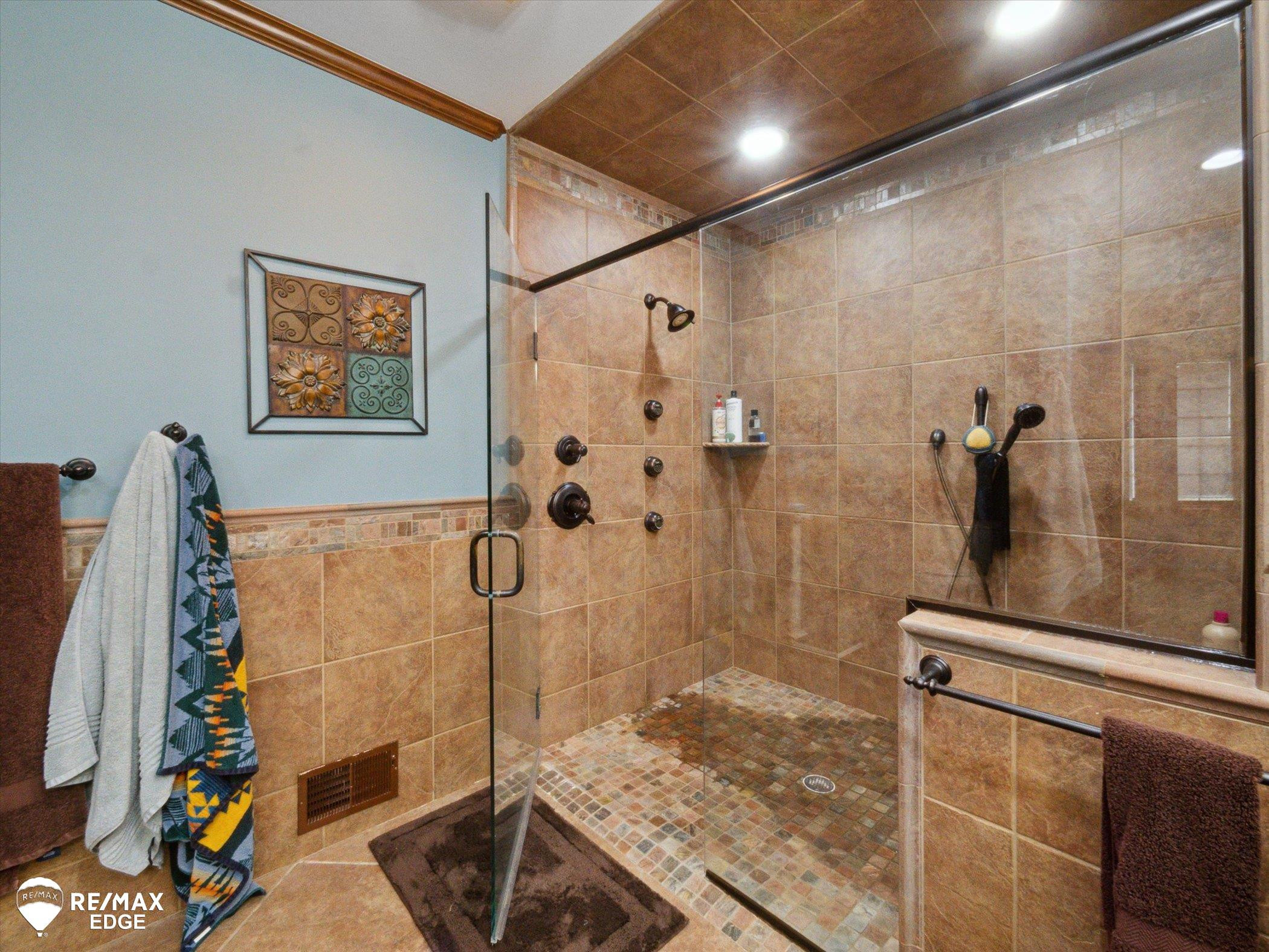 9705 Burning Tree Drive, Grand Blanc, MI 48439 — Photo 44
