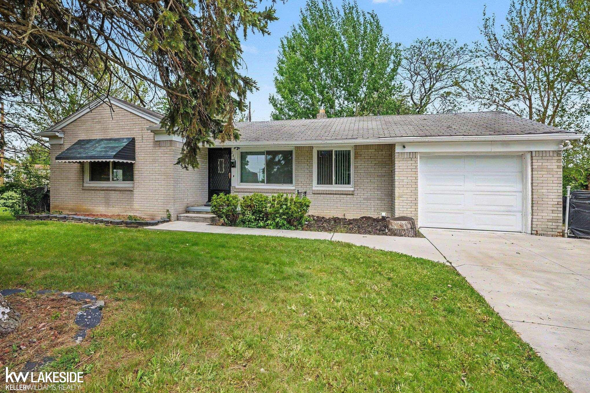 245 N Broadway Street, Mount Clemens, MI 48043 — Photo 2