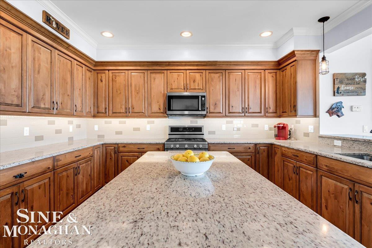 9377 River Road, MI 48001 — Photo 32