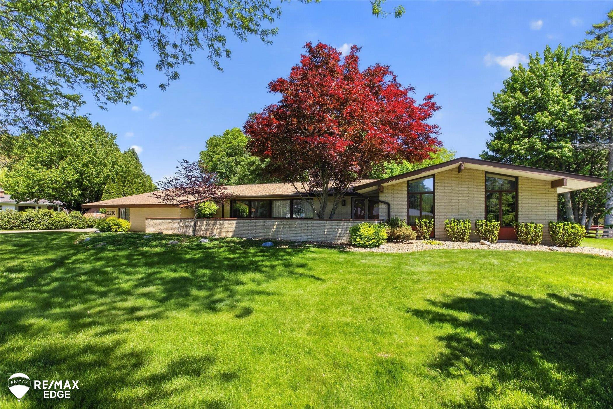 2210 N Sycamore Drive, Burton, MI 48509 — Photo 2