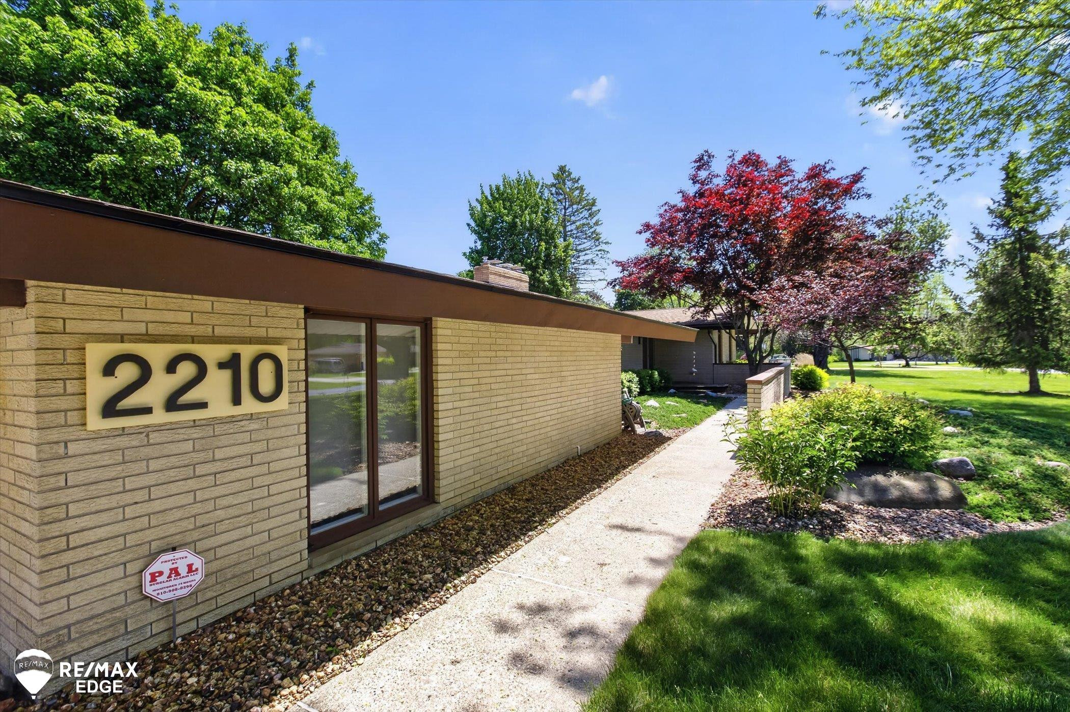 2210 N Sycamore Drive, Burton, MI 48509 — Photo 3
