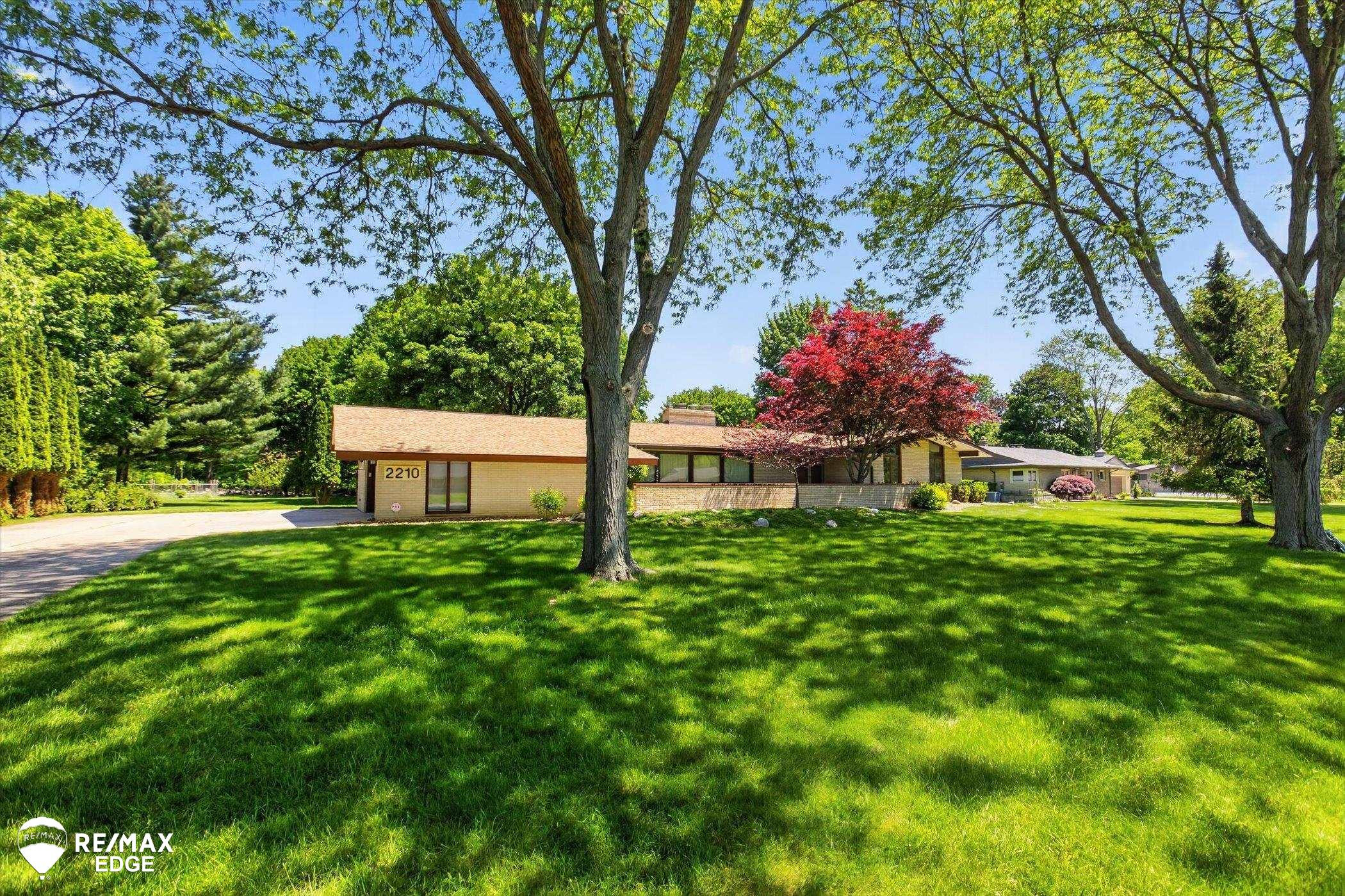 2210 N Sycamore Drive, Burton, MI 48509 — Photo 5