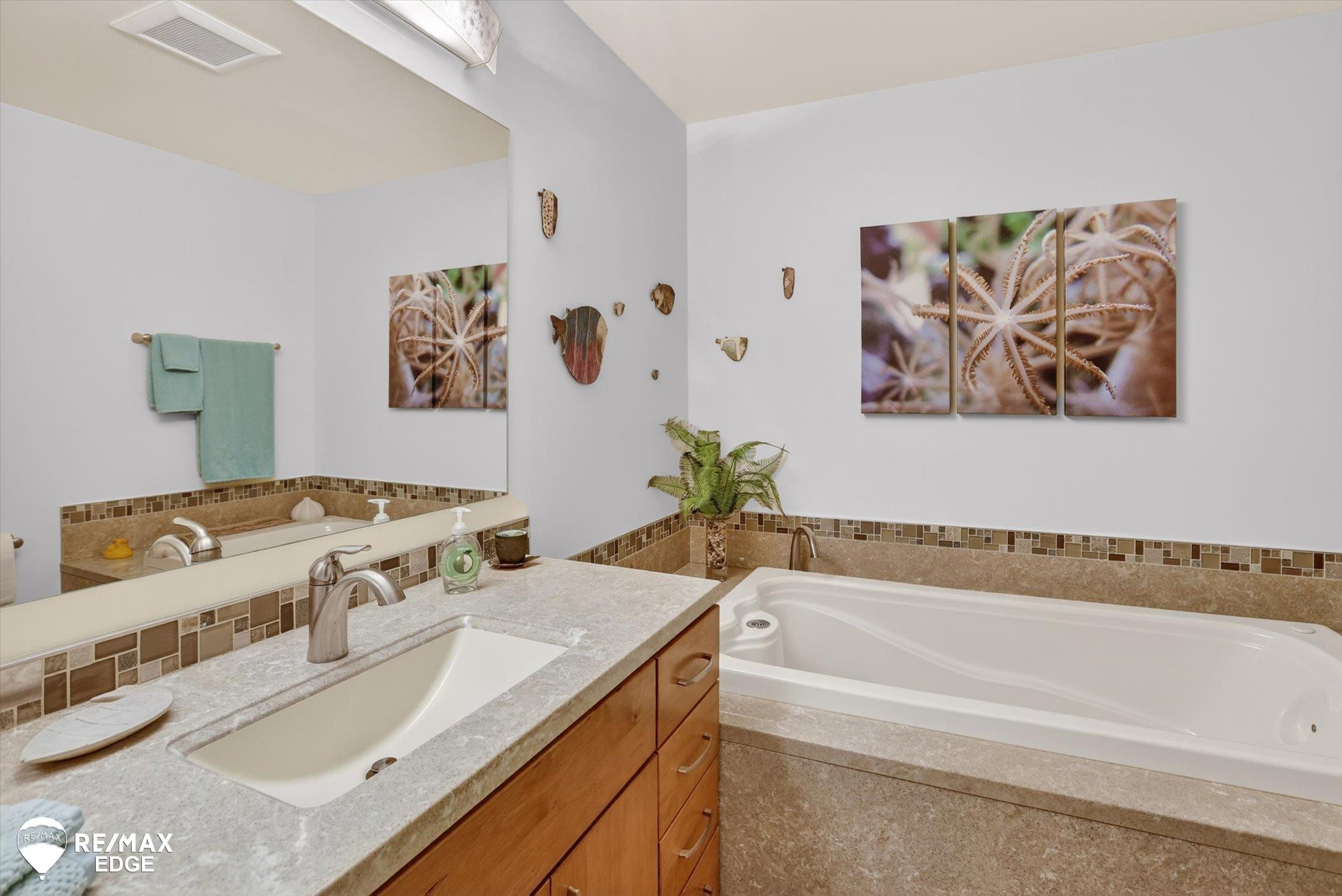 2210 N Sycamore Drive, Burton, MI 48509 — Photo 30