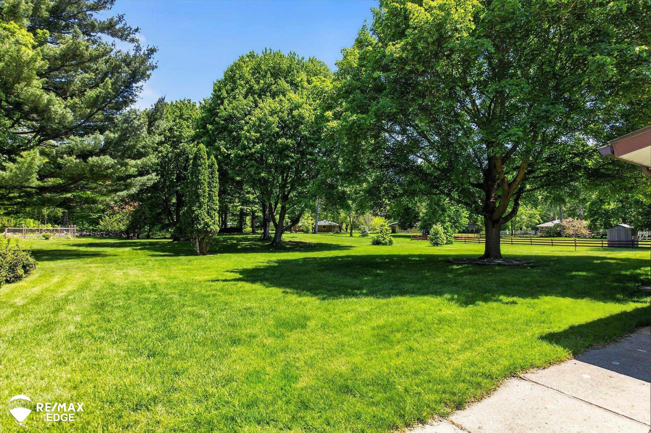 2210 N Sycamore Drive, Burton, MI 48509 — Photo 59