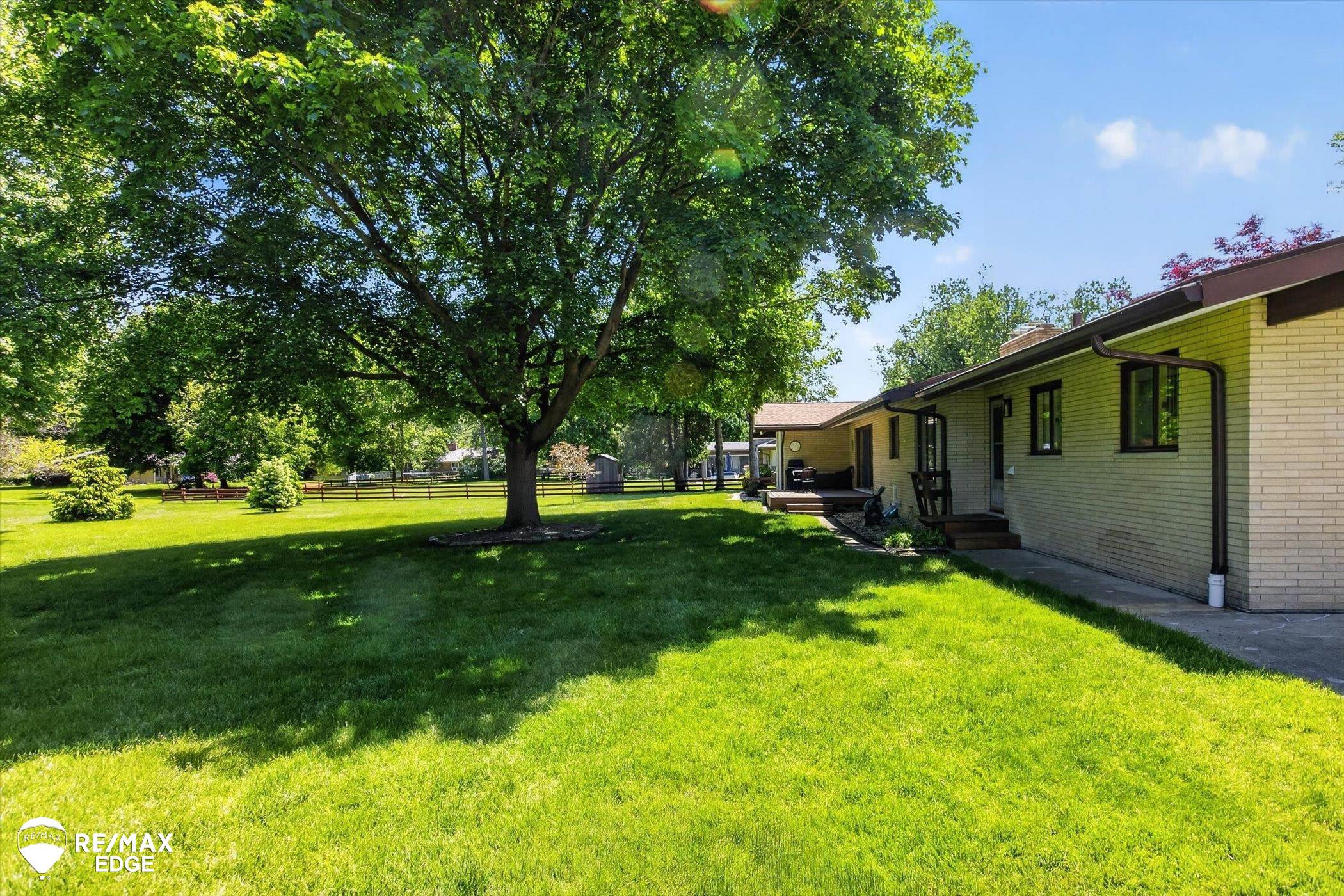 2210 N Sycamore Drive, Burton, MI 48509 — Photo 60