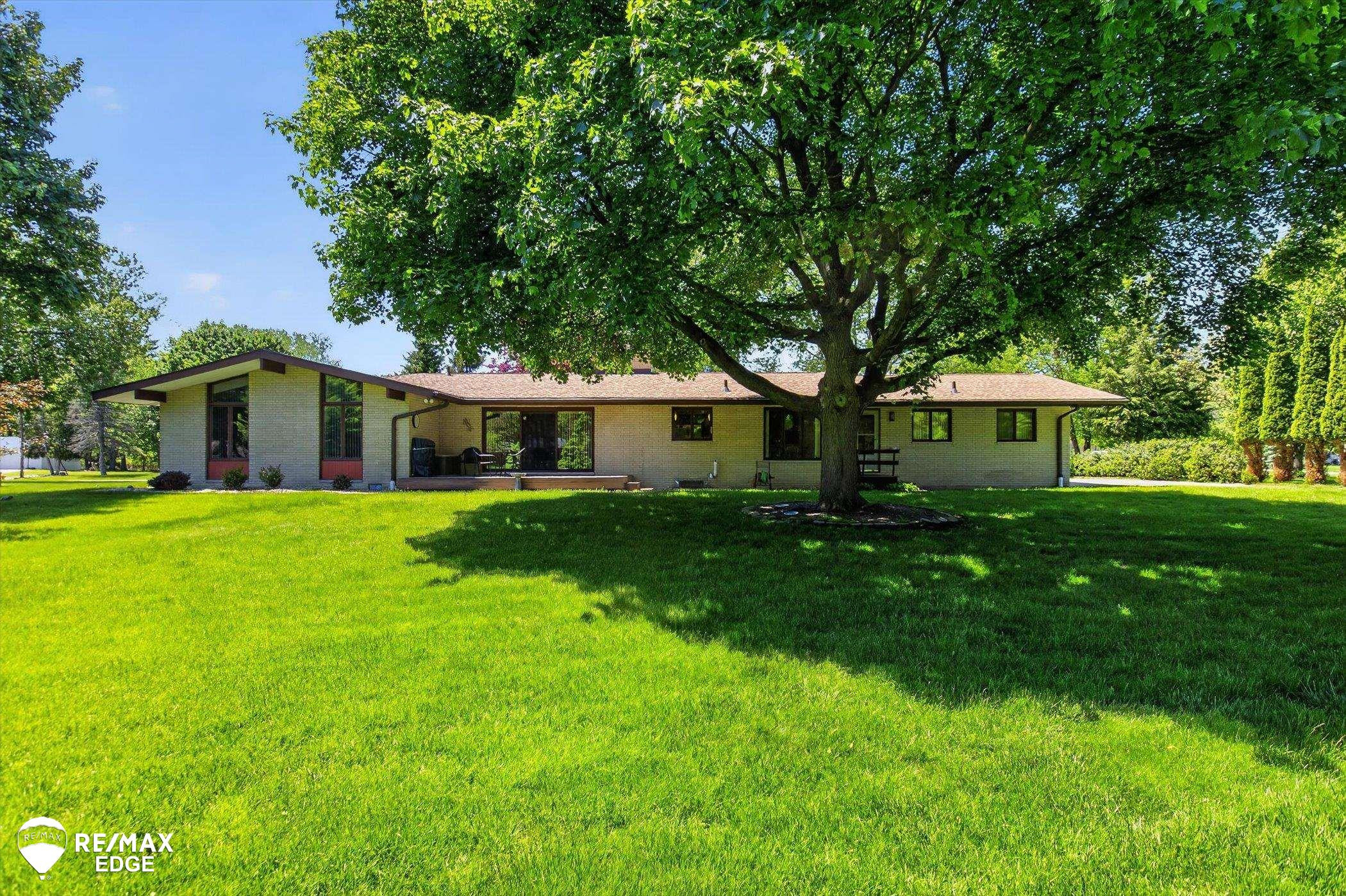 2210 N Sycamore Drive, Burton, MI 48509 — Photo 62