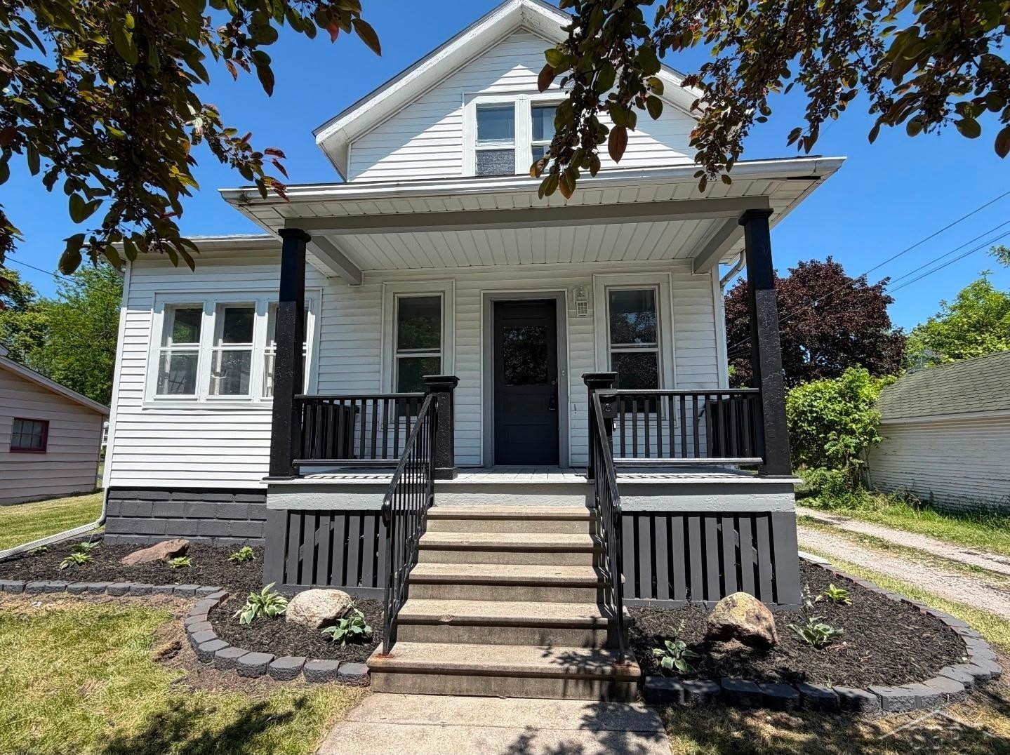 814 Mackinaw Street, Saginaw, MI 48602 — front exterior