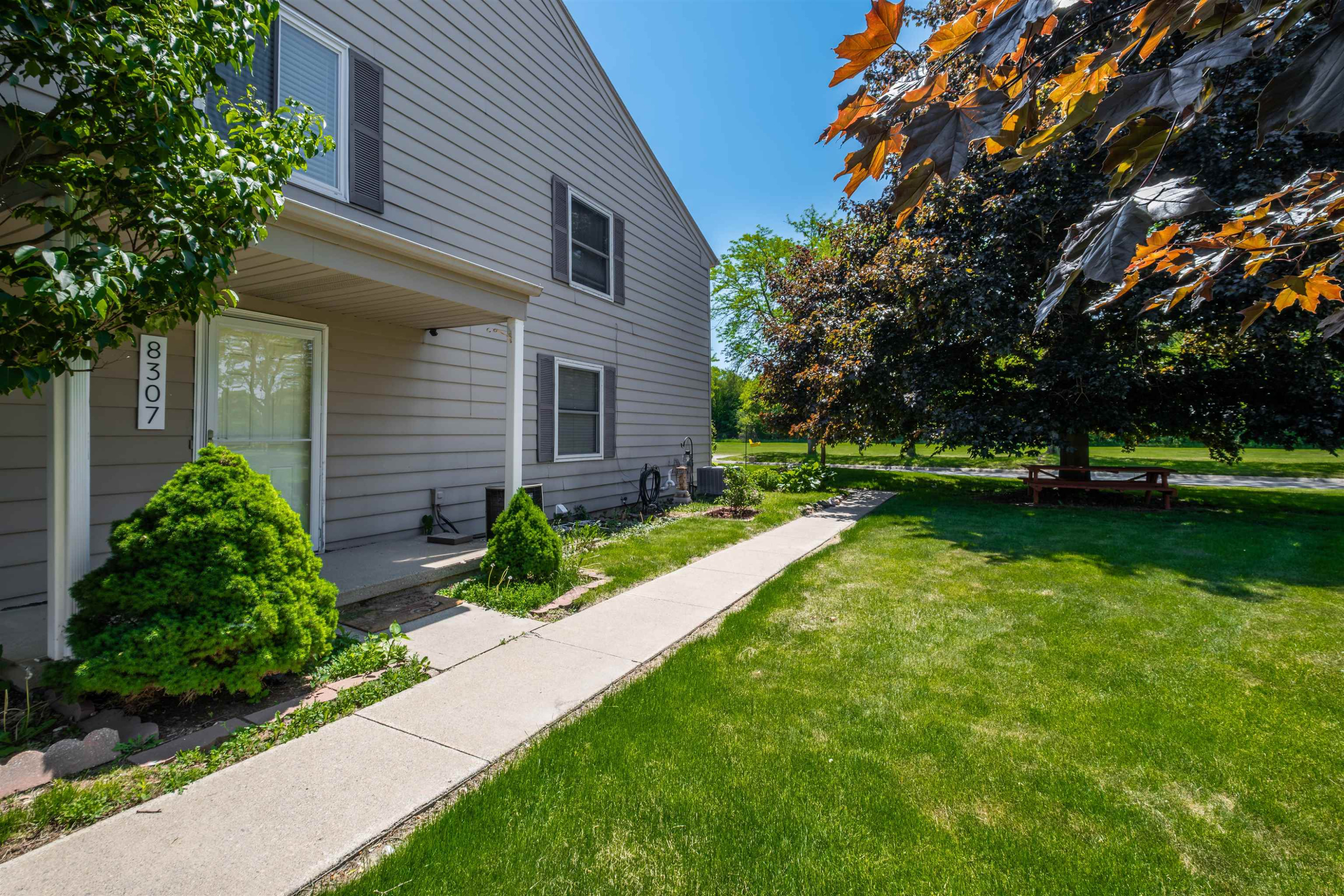 8307 Camelot Court, Mount Morris, MI 48458 — Photo 4