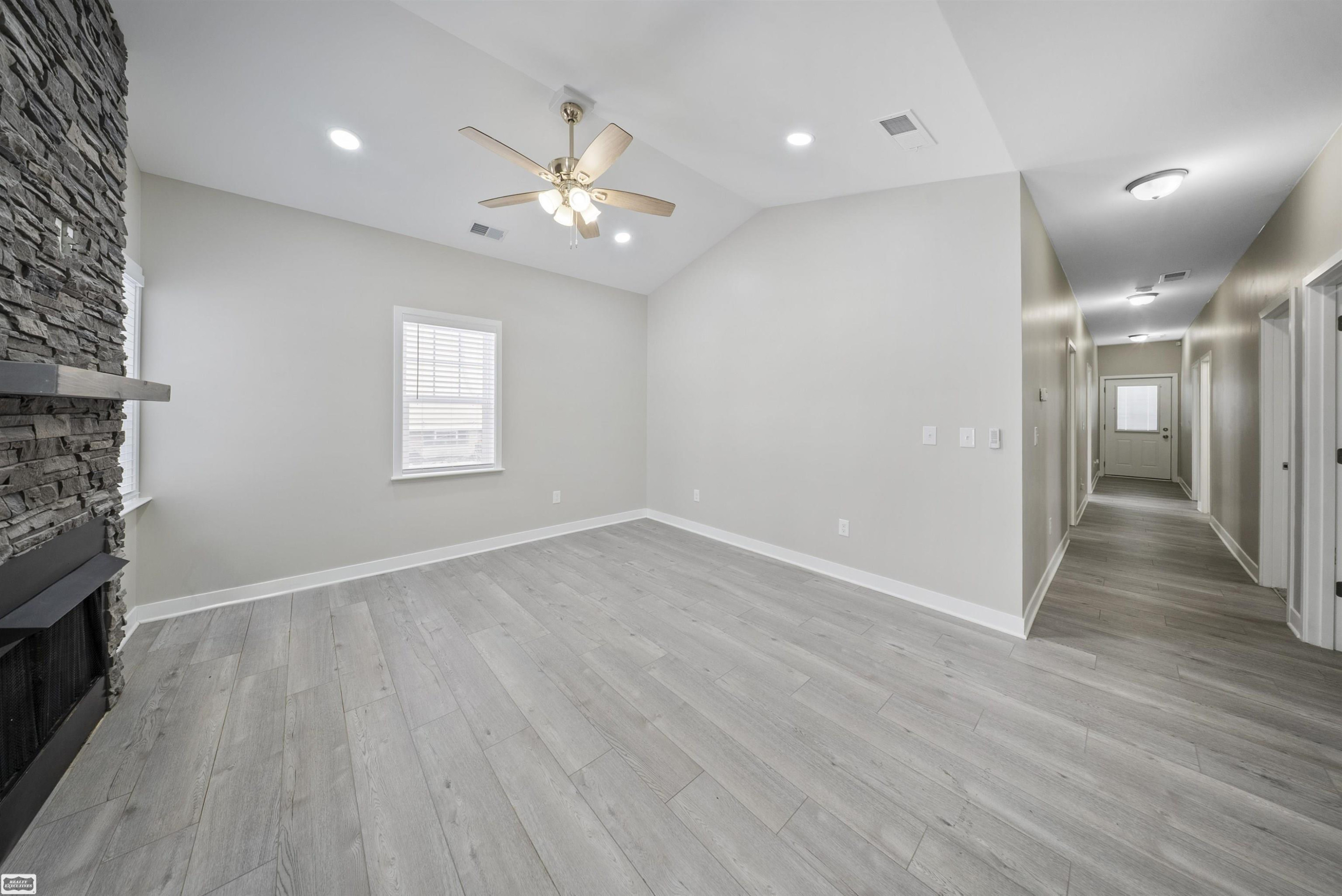403 Voorheis Street, Pontiac, MI 48341 — Photo 4