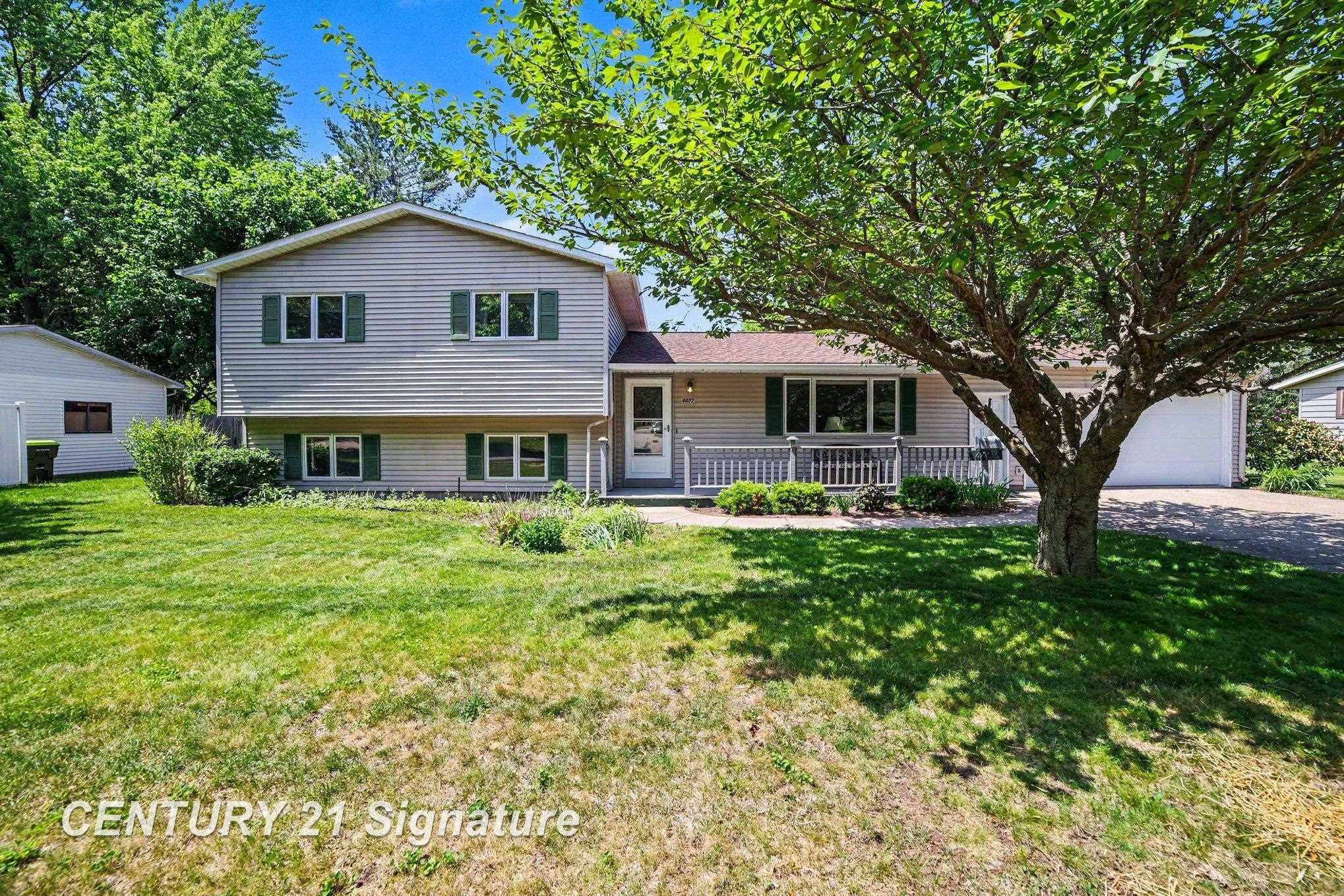 4403 Robinhood Terrace, Midland, MI 48642 — Photo 2
