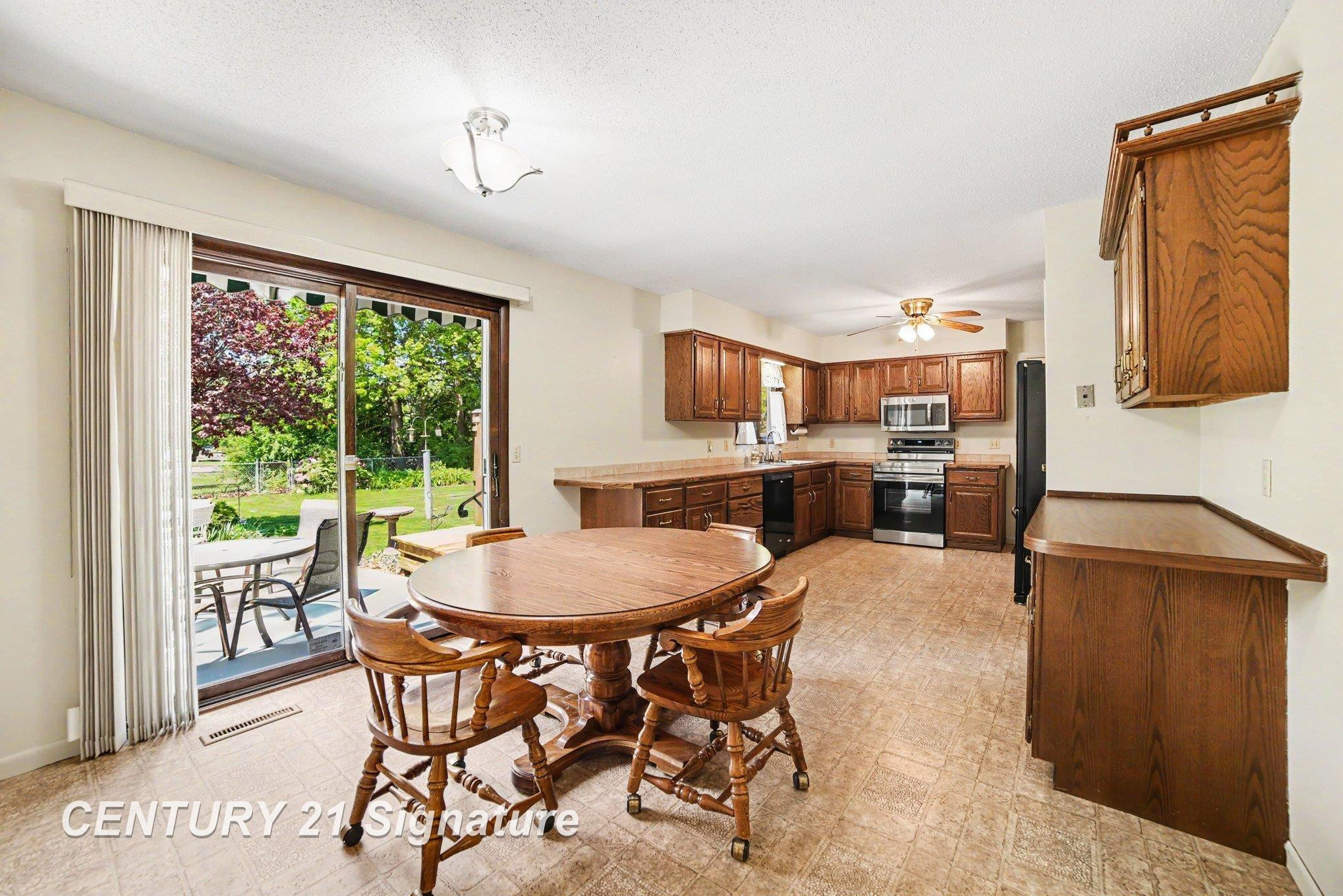 4403 Robinhood Terrace, Midland, MI 48642 — Photo 4