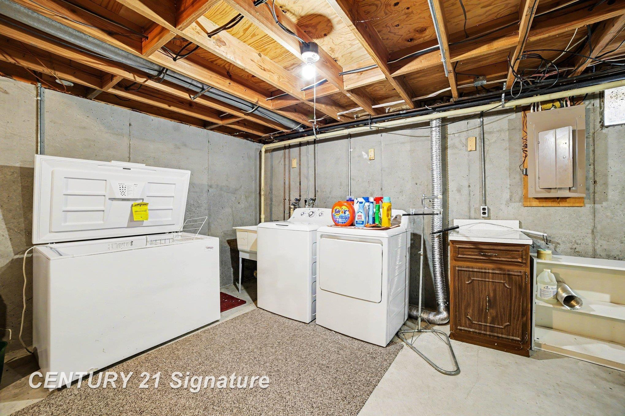 4403 Robinhood Terrace, Midland, MI 48642 — Photo 21