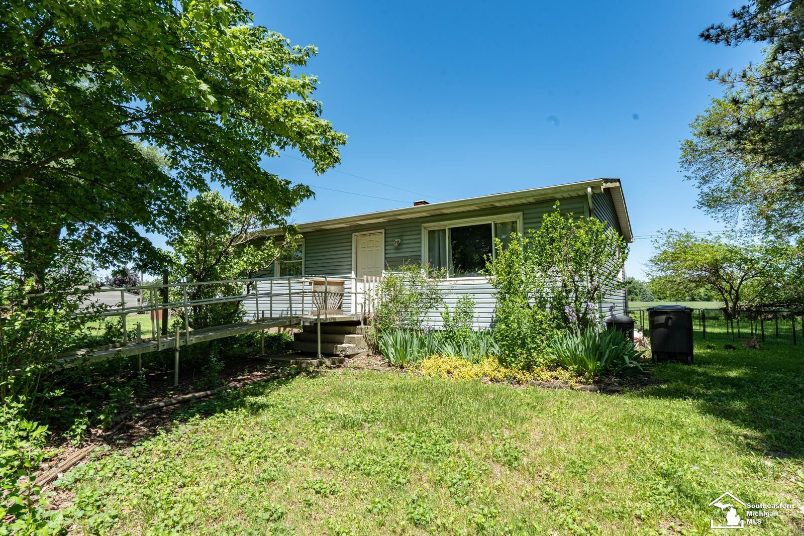 16788 Ida West Road, Petersburg, MI 49270