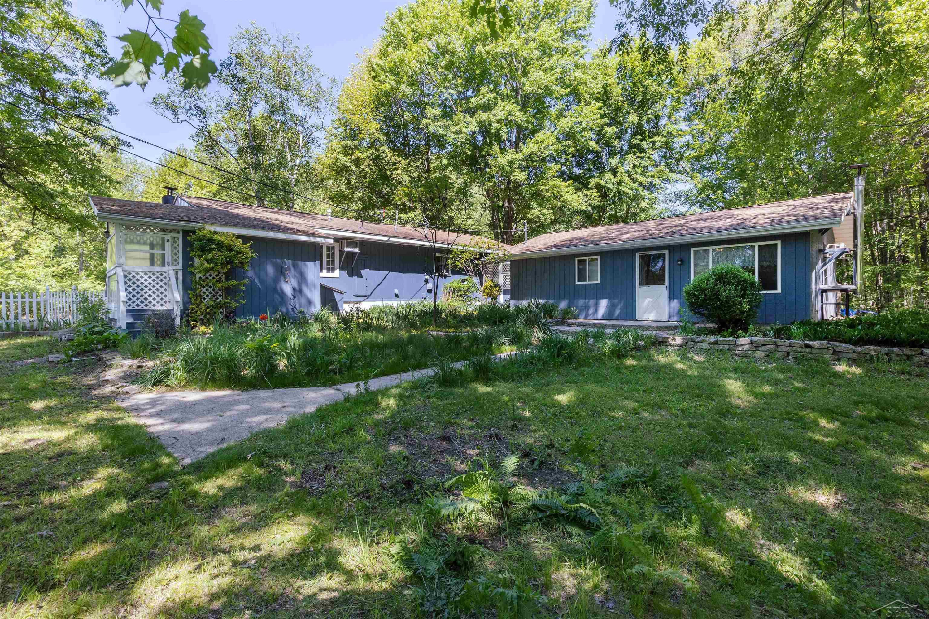 1274 W Gordonville Road, Midland, MI 48640 — front exterior
