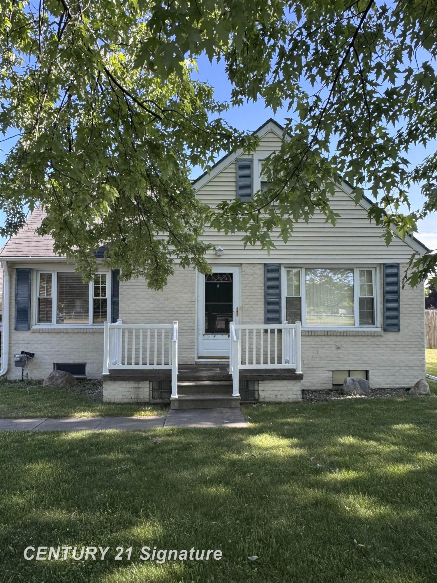 4095 Shattuck Road, Saginaw, MI 48603 — front exterior