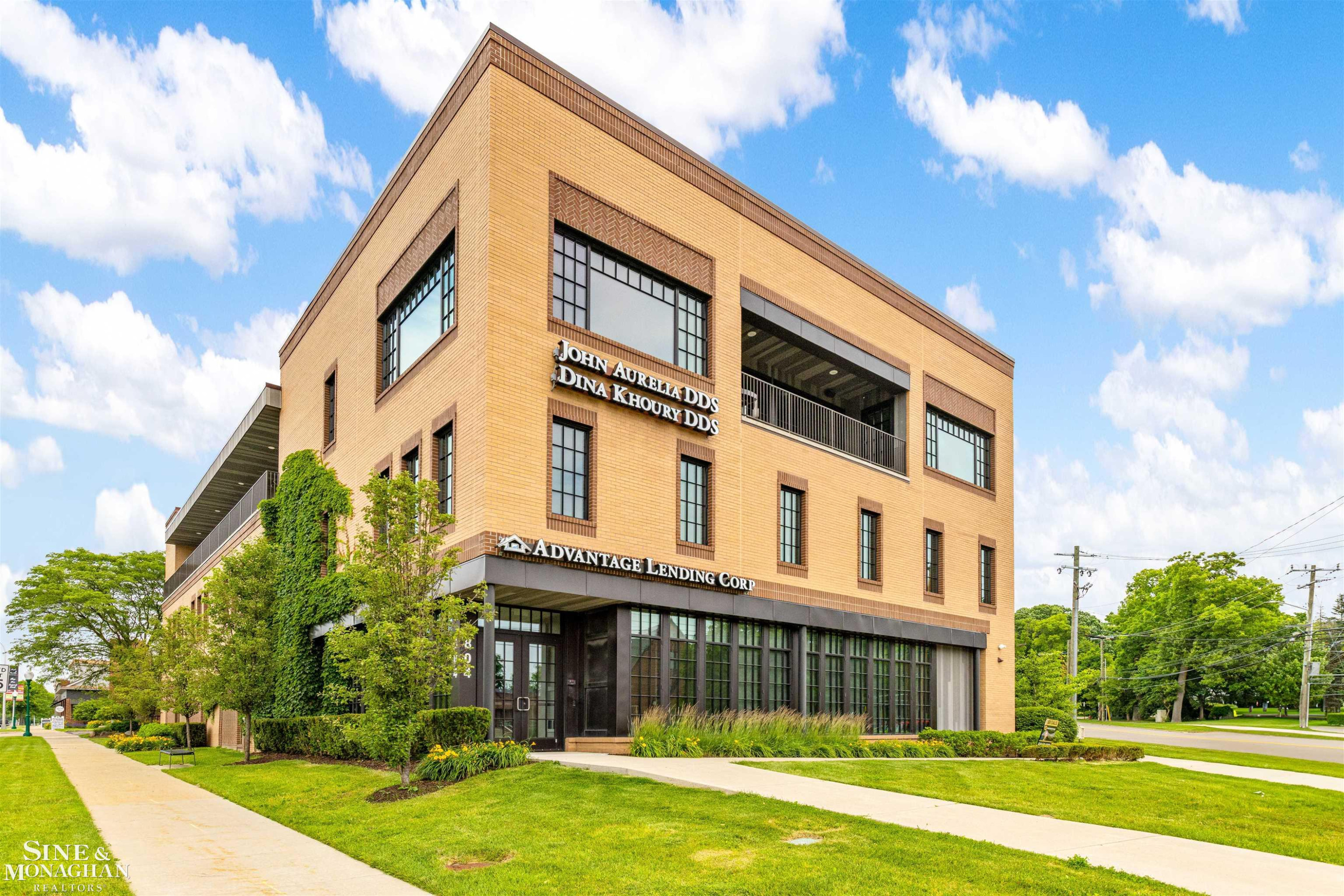 804 N Main Street, 3B, Rochester, MI 48307 — front exterior