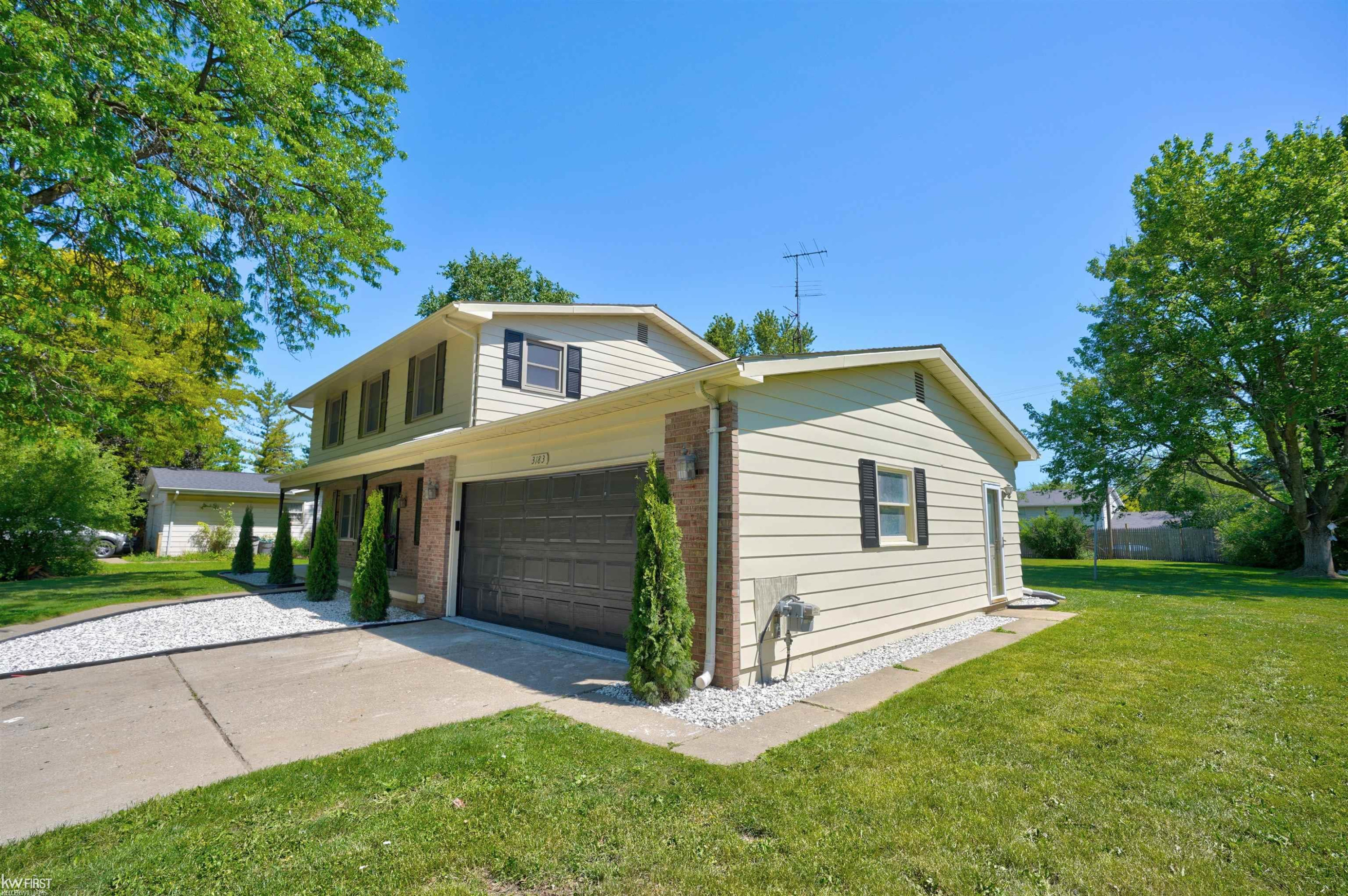 3183 Bridle Path, Flint, MI 48507 — Photo 9