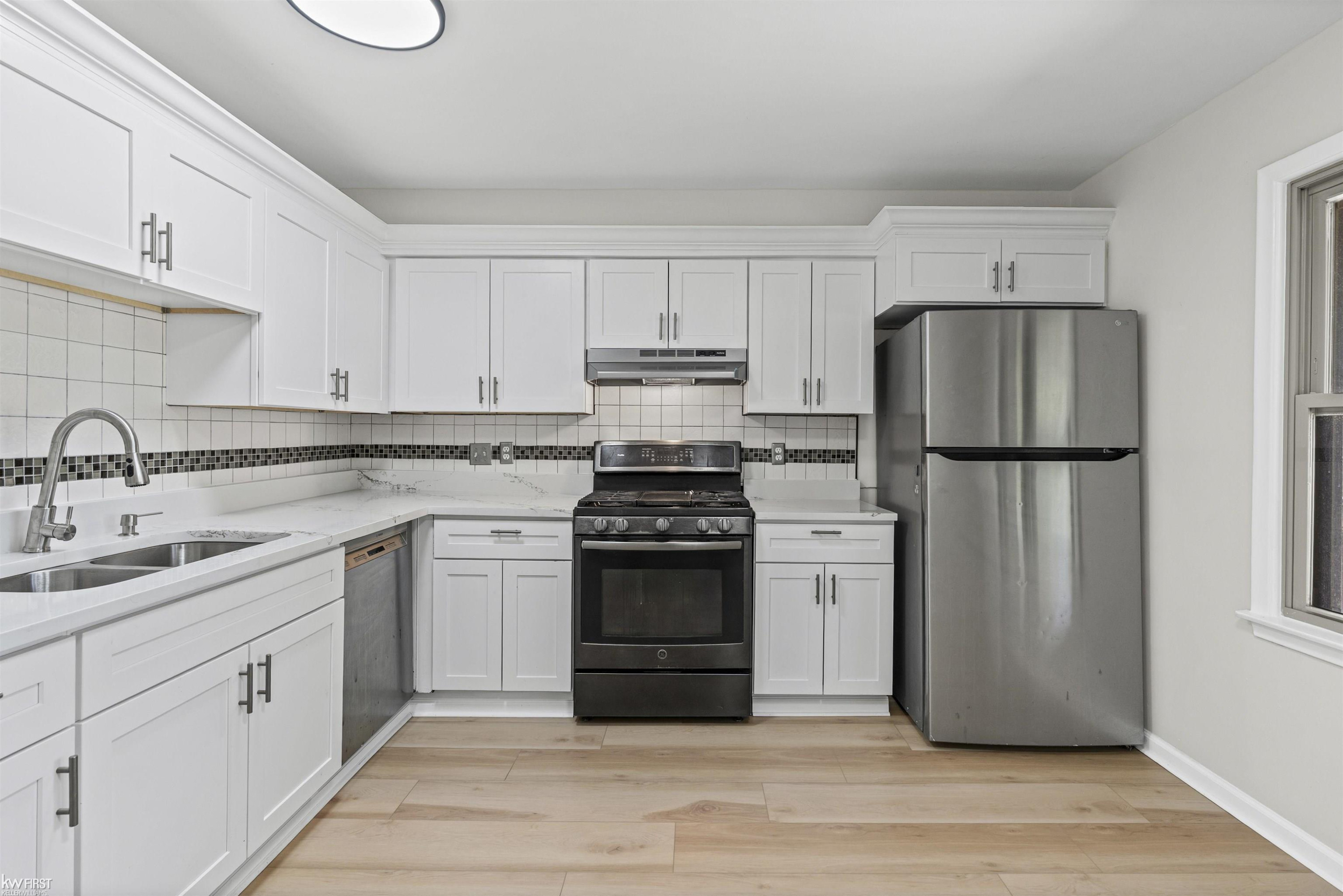 3183 Bridle Path, Flint, MI 48507 — Photo 16