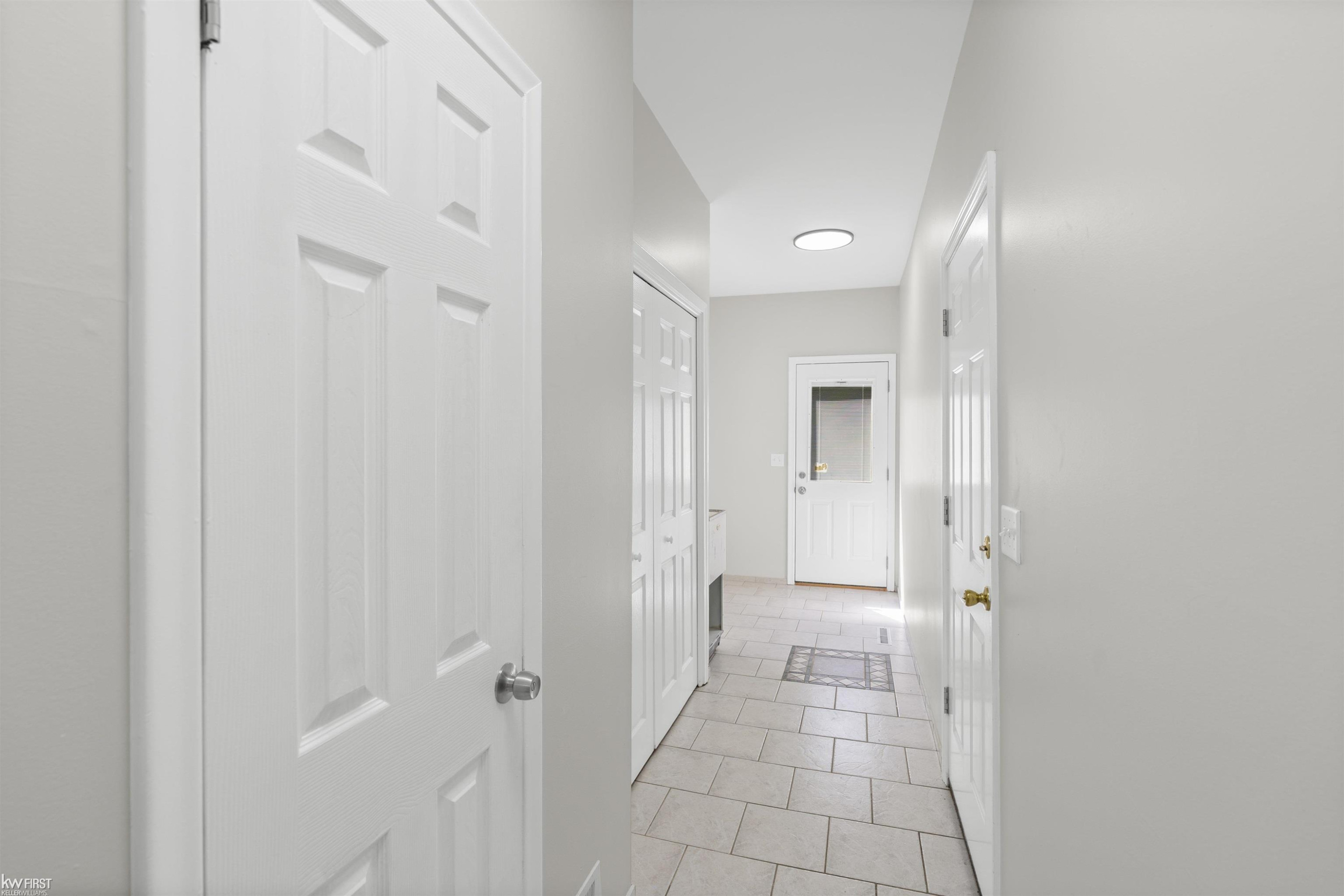 3183 Bridle Path, Flint, MI 48507 — Photo 32