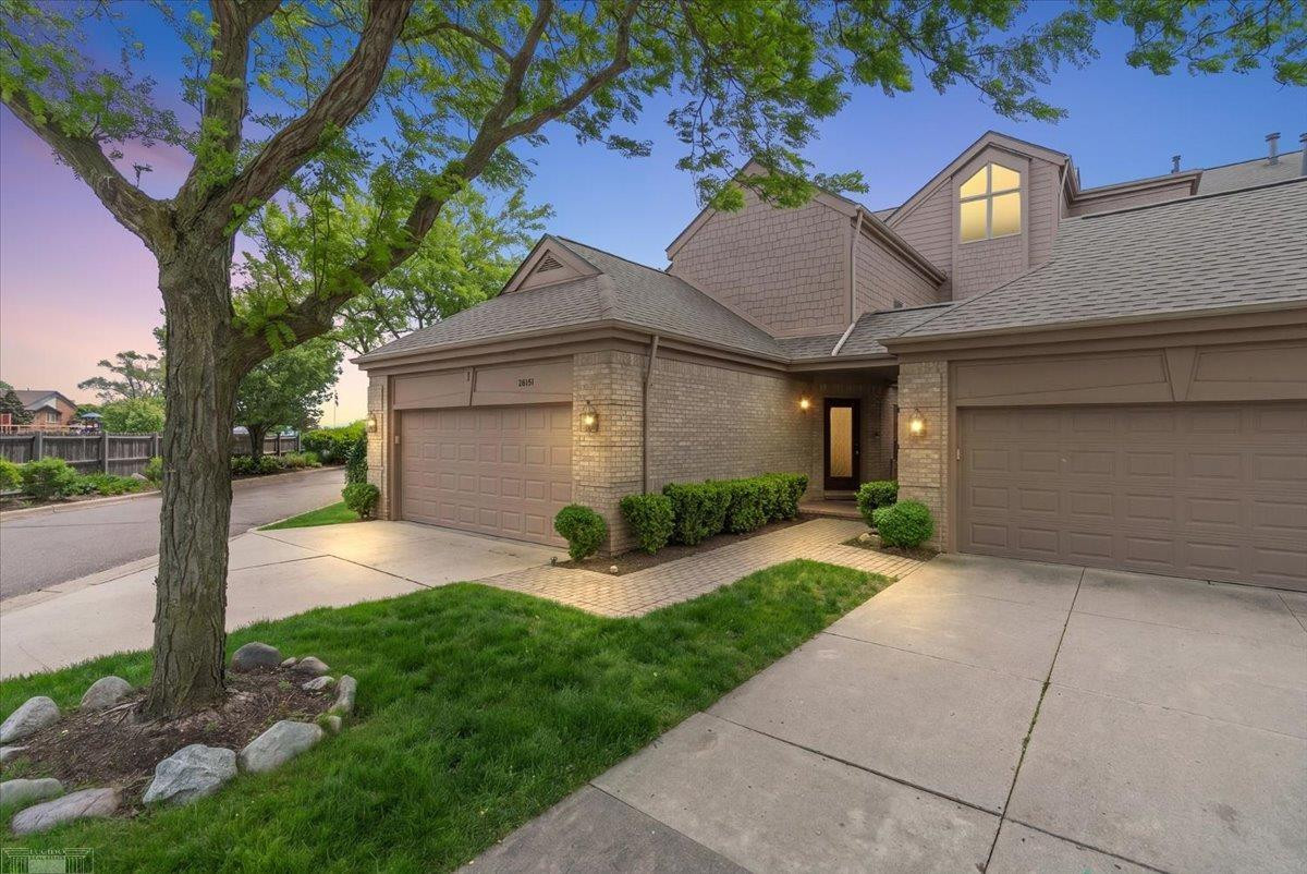 26151 Harbour Pointe Drive, MI