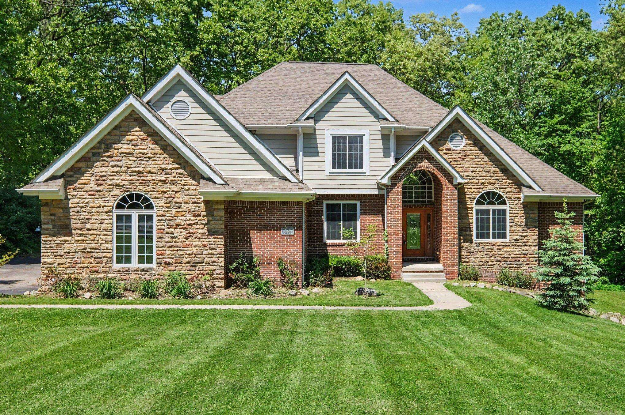 15600 Pine Ridge Drive, Holly, MI 48442