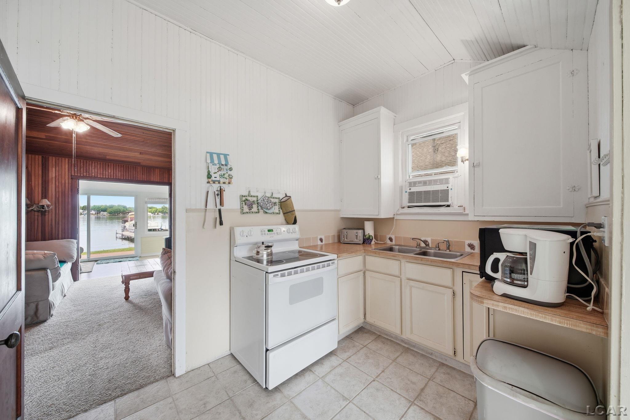 392 Egan Highway, Brooklyn, MI 49230 — Photo 12