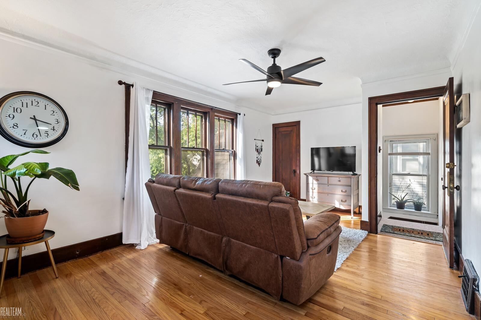 925 E 2nd Street, Royal Oak, MI 48067 — Photo 2