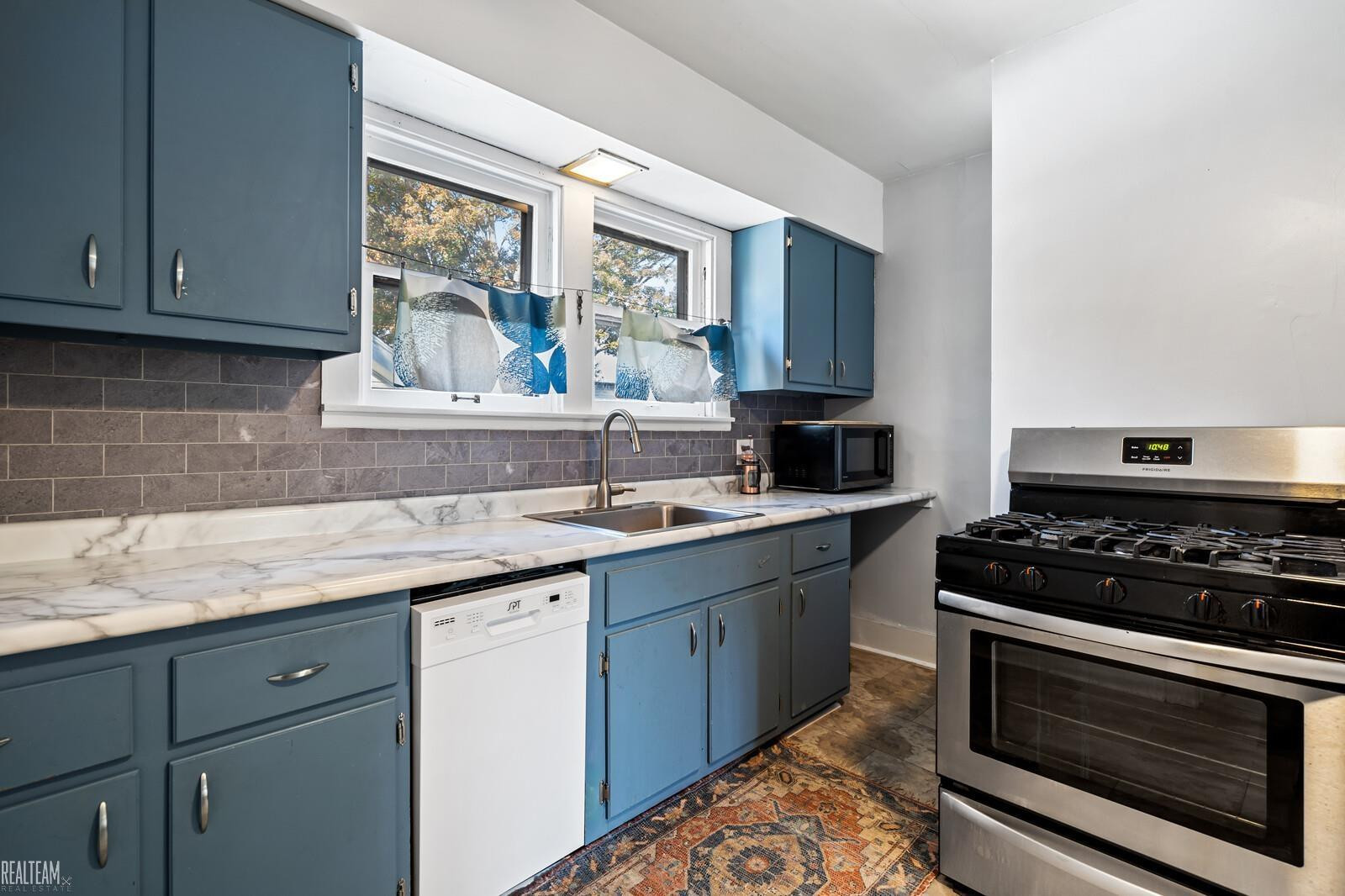 925 E 2nd Street, Royal Oak, MI 48067 — Photo 11