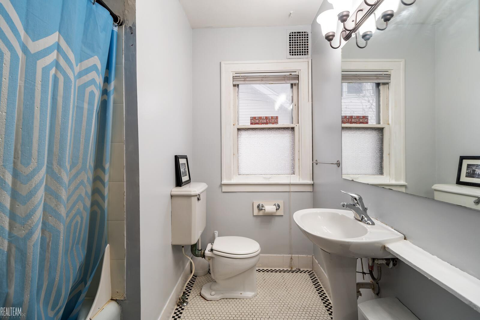925 E 2nd Street, Royal Oak, MI 48067 — Photo 34