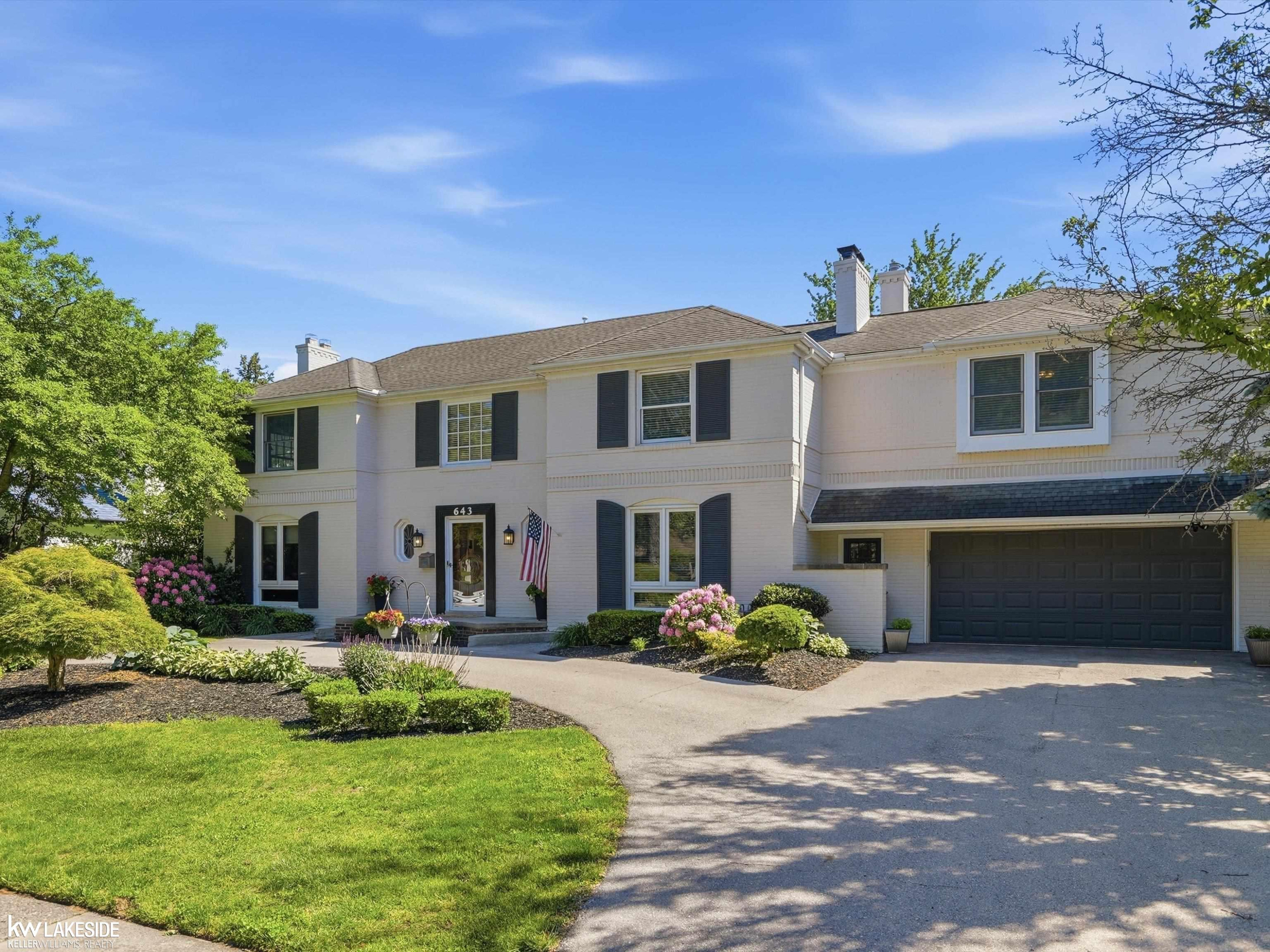 643 Lochmoor Boulevard, Grosse Pointe Woods, MI 48236 — front exterior